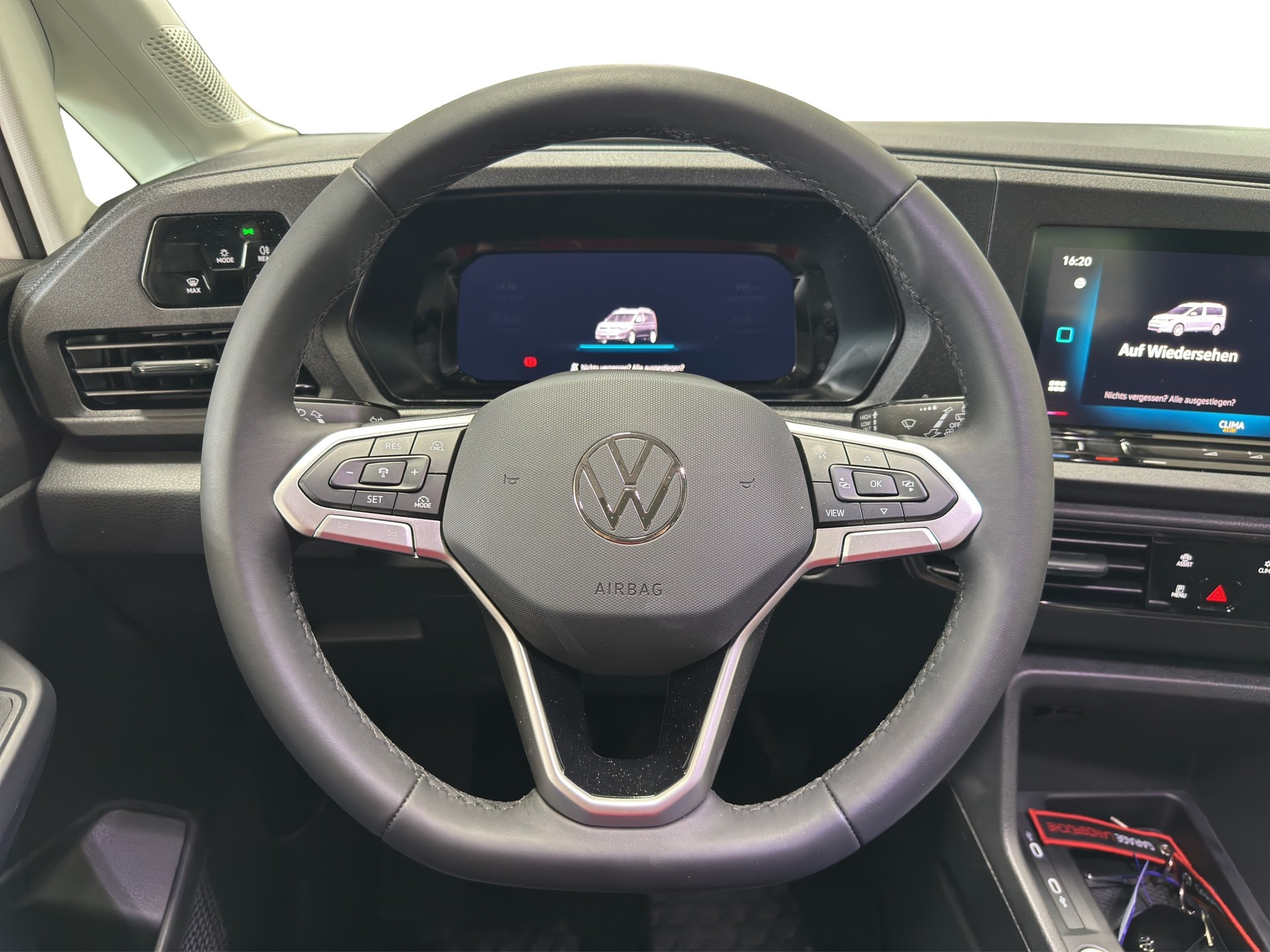 VW Caddy Maxi 2.0 TDI 4Motion-image-21