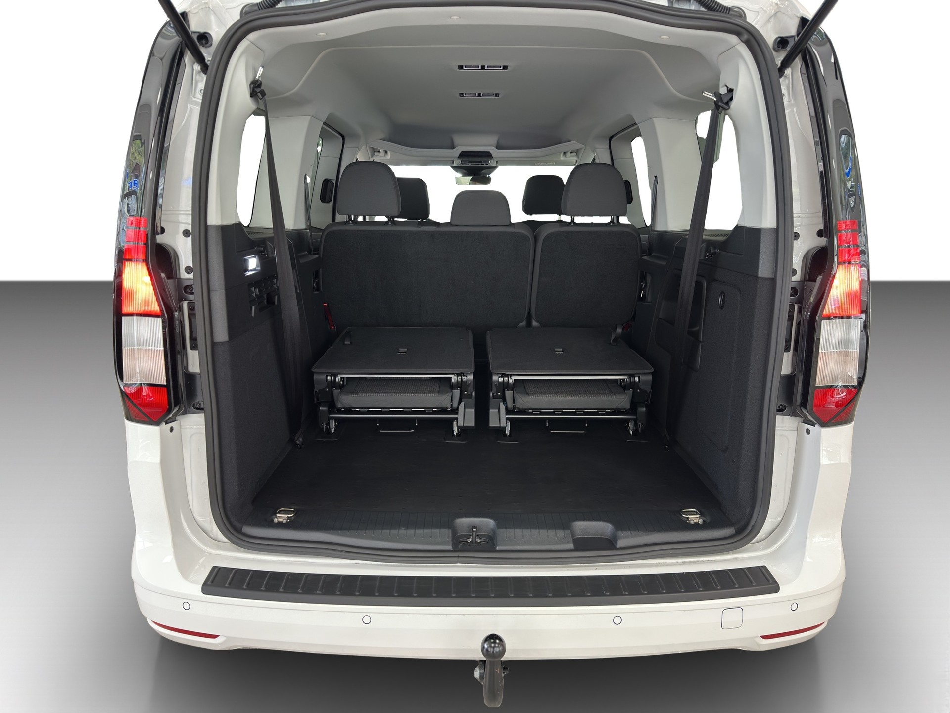VW Caddy Maxi 2.0 TDI 4Motion-image-13