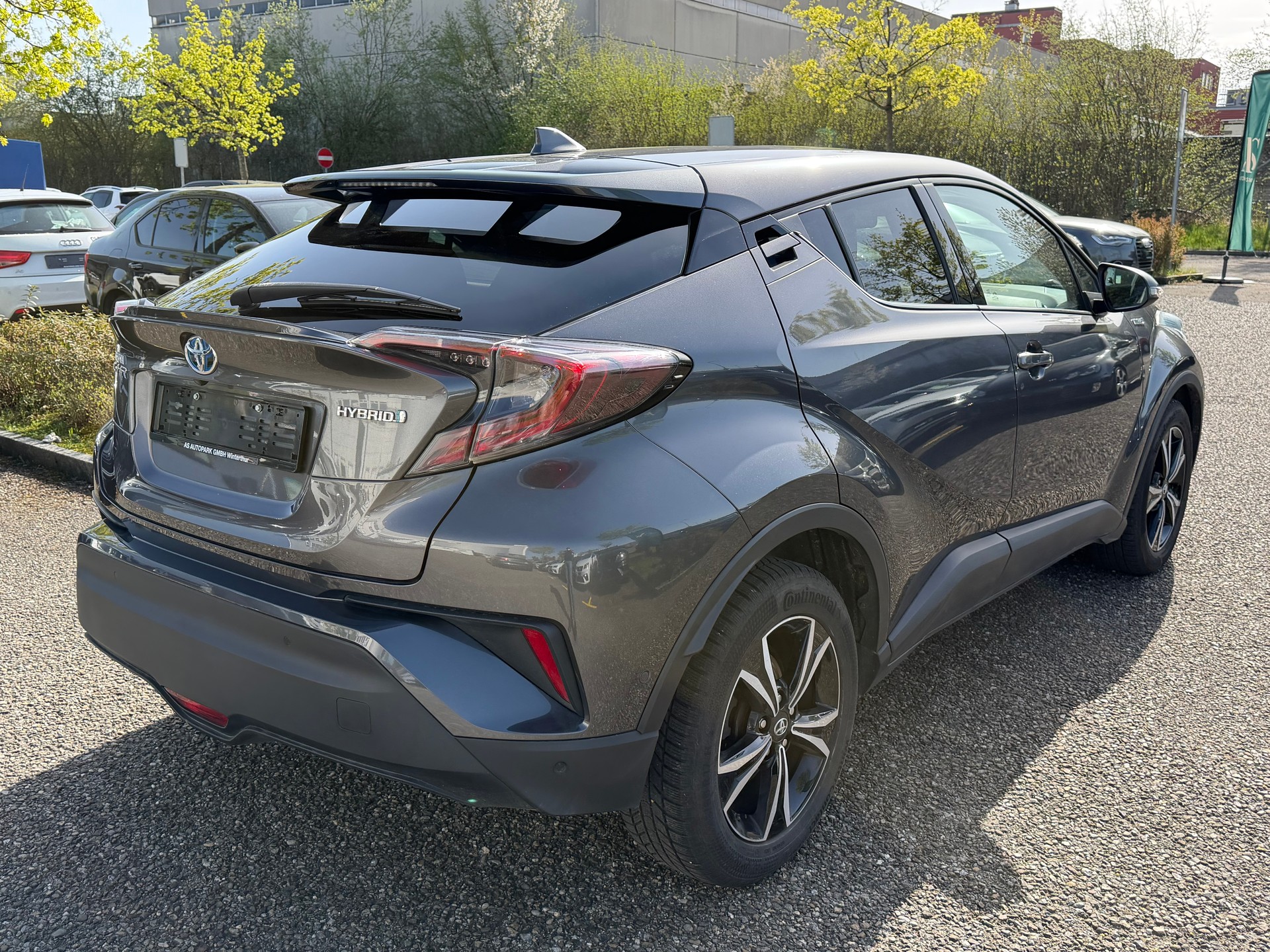 TOYOTA C-HR 1.8 HSD Premium CVT-image-4