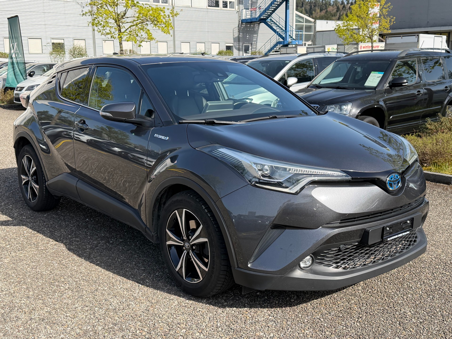 TOYOTA C-HR 1.8 HSD Premium CVT-showroom-element-2