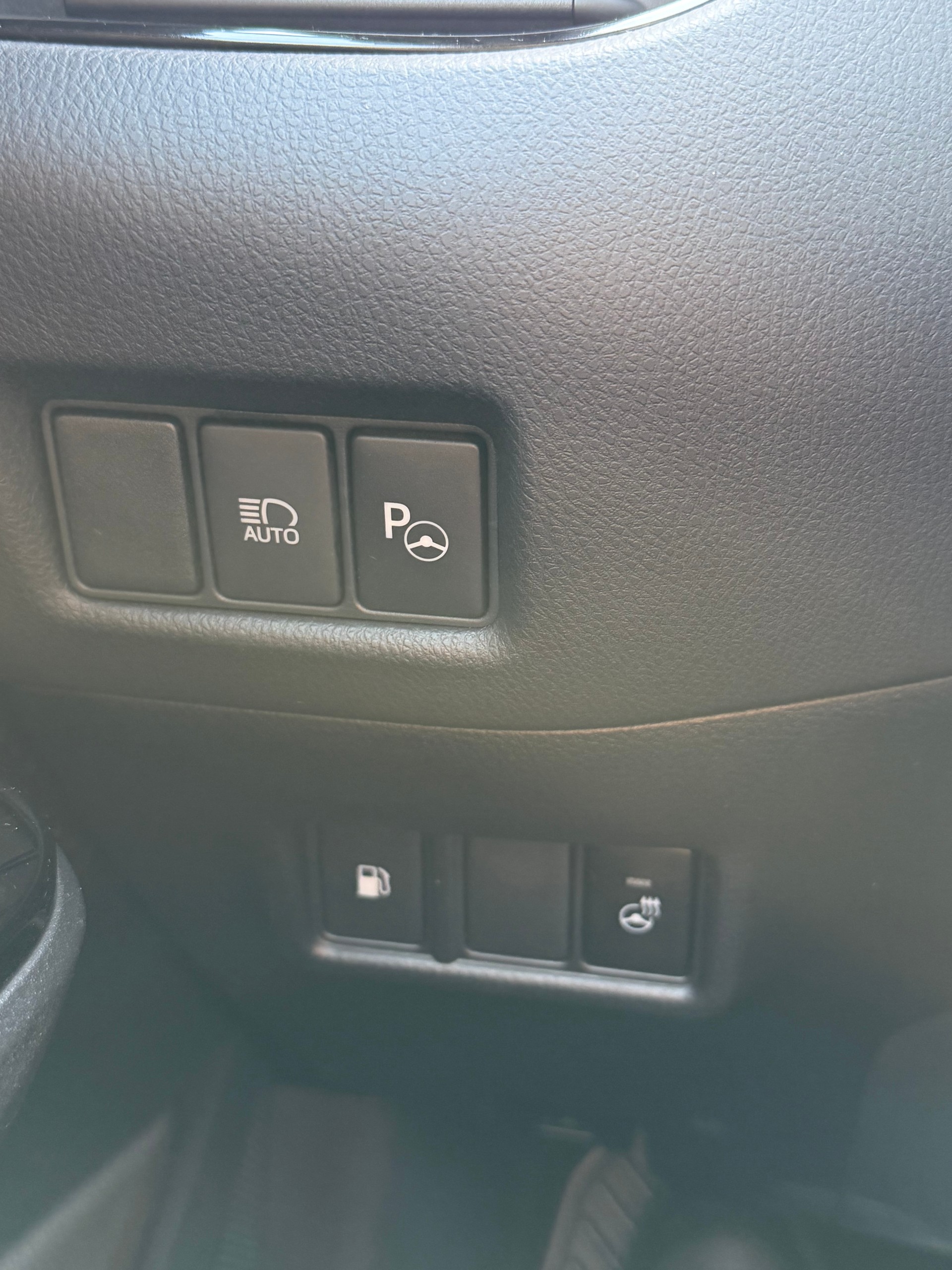 TOYOTA C-HR 1.8 HSD Premium CVT-image-14
