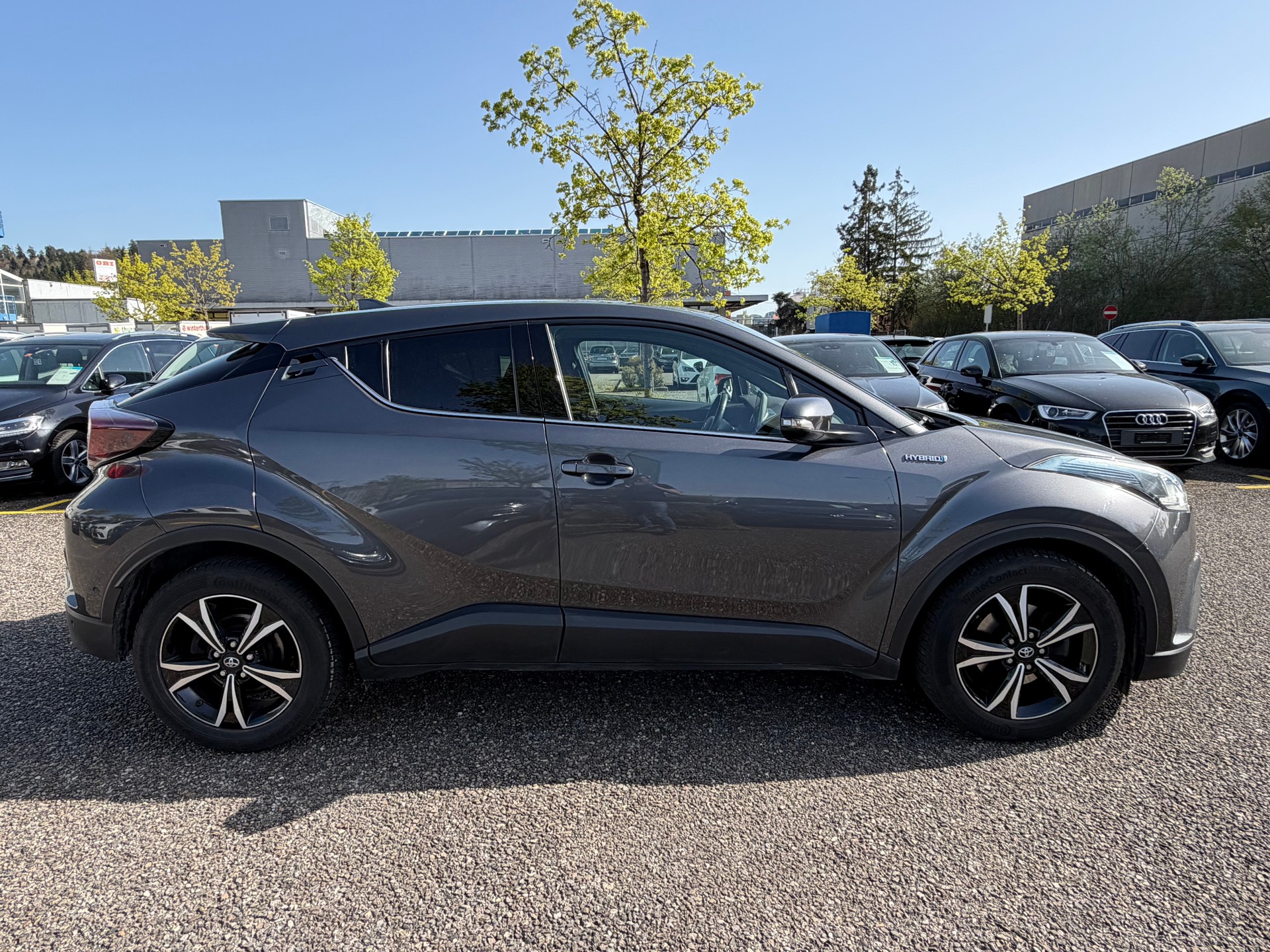 TOYOTA C-HR 1.8 HSD Premium CVT-showroom-element-3