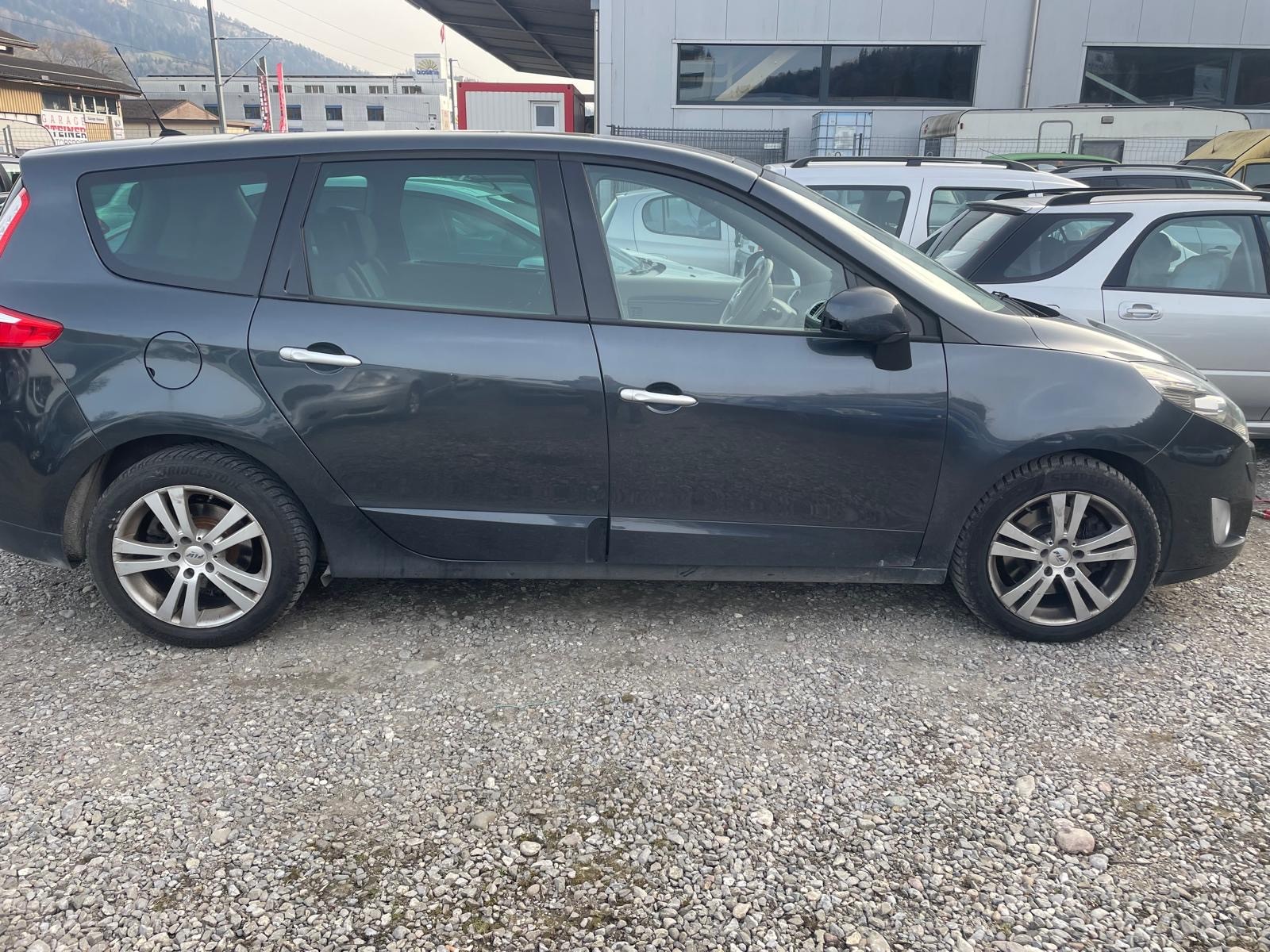 RENAULT Grand Scénic 2.0 dCi Dynamique-image-5
