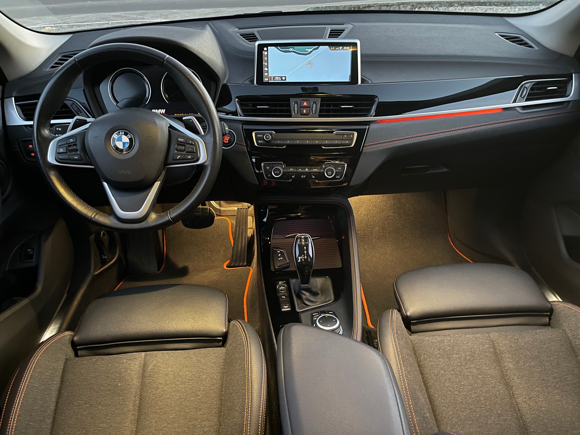 BMW X1 xDrive 18d Sport Line Fleet Edition Steptronic-image-11