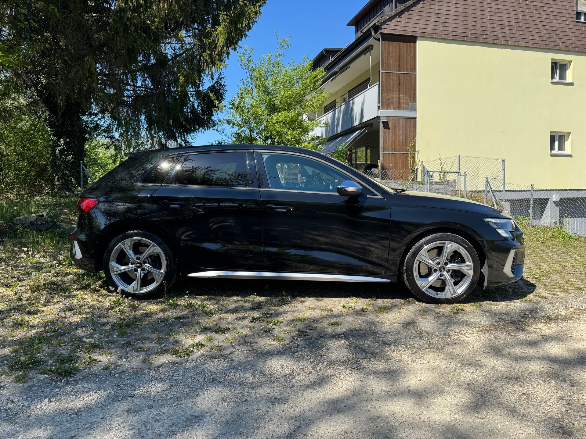 AUDI S3 Sportback 2.0 TFSI quattro S-tronic-showroom-element-1