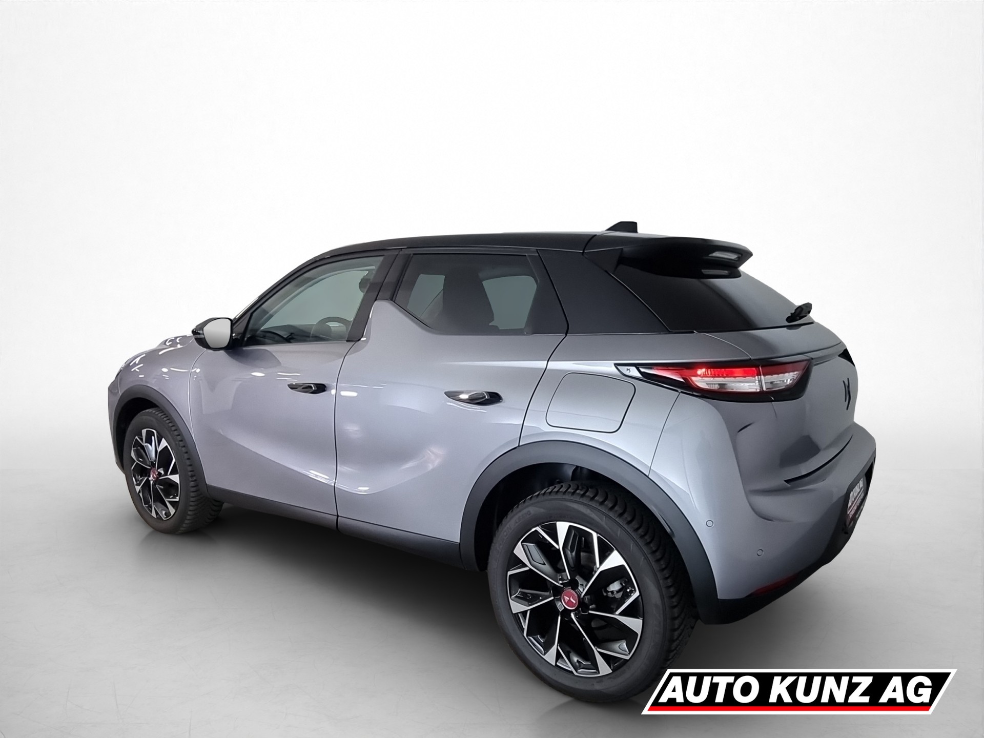 DS AUTOMOBILES DS3 Performance Line 1.2-showroom-element-3