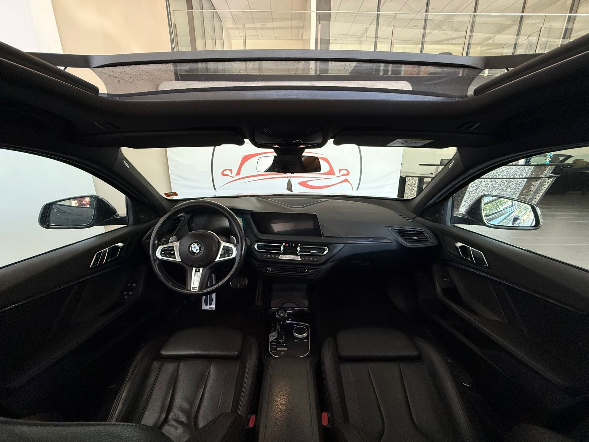 BMW M135i xDrive Steptronic-image-16