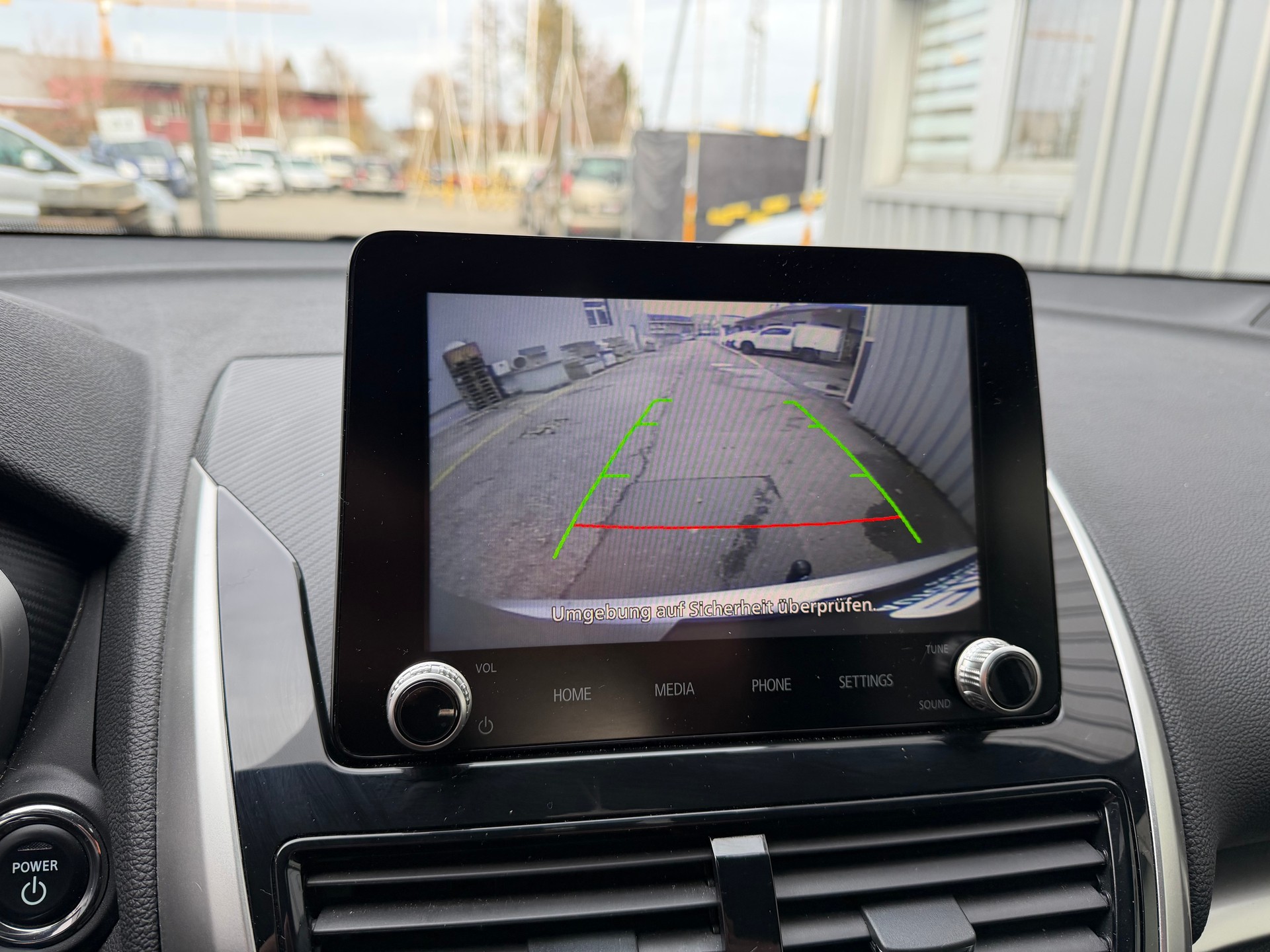 MITSUBISHI Eclipse Cross 2.4 PHEV Invite 4WD-image-13