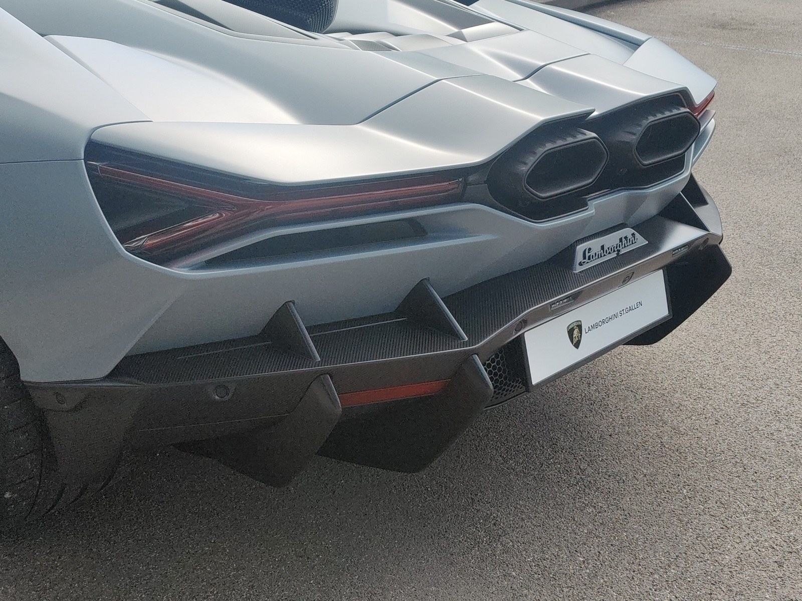 LAMBORGHINI Revuelto 2025-image-11