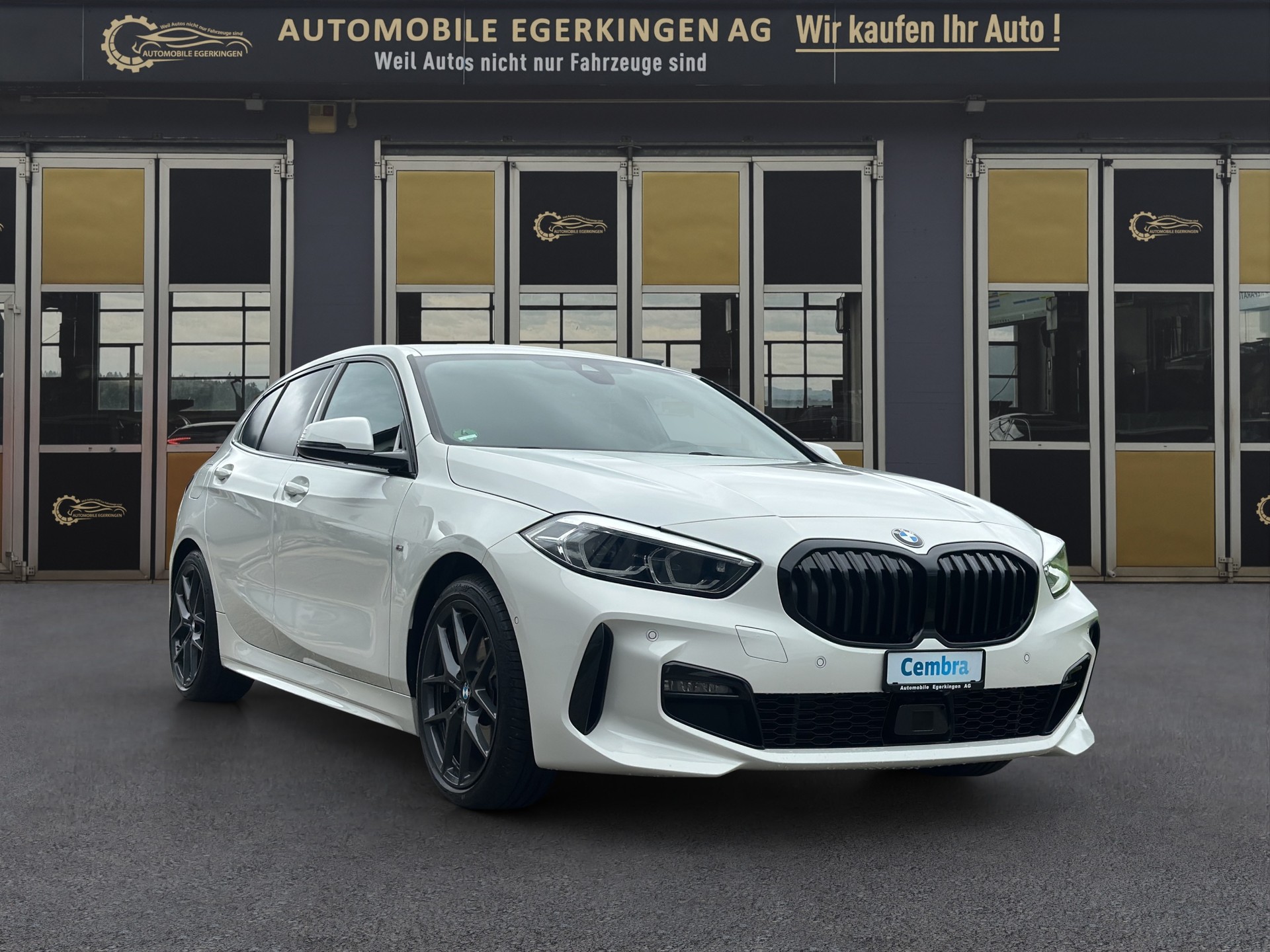 BMW 118d Pure M Sport-showroom-element-2