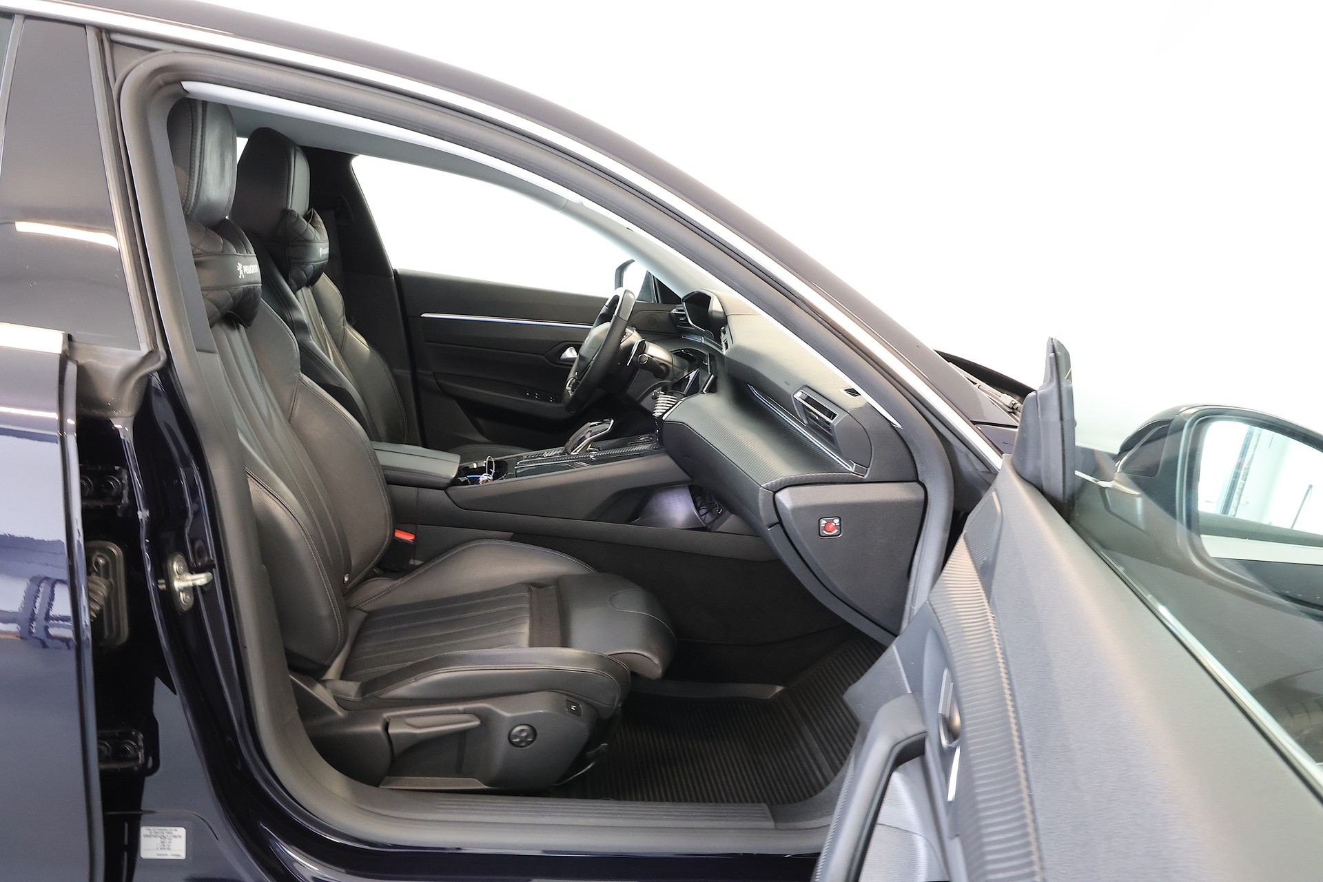 PEUGEOT 508 2.0 Blue HDI Allure EAT8-image-11