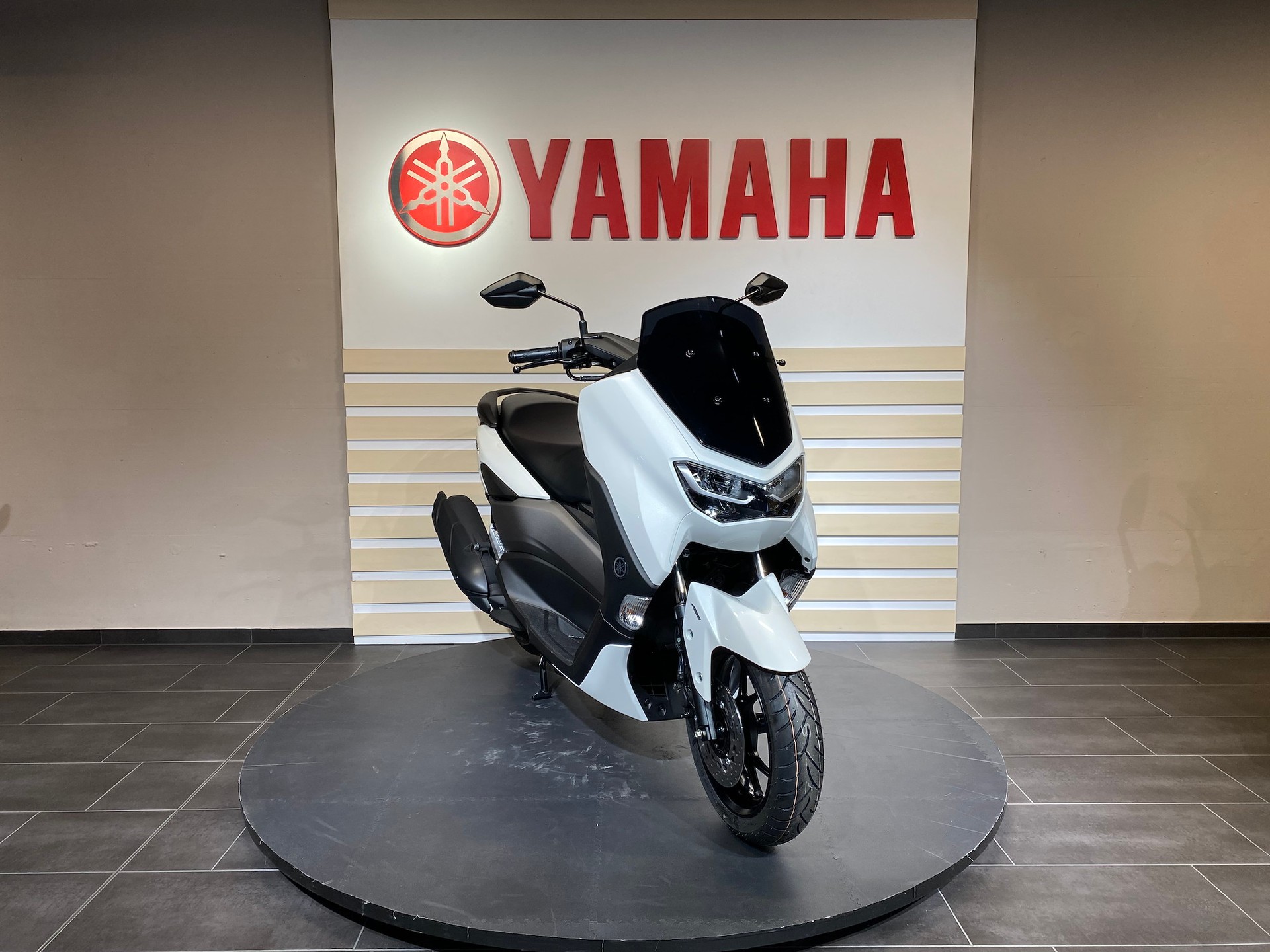 YAMAHA NMAX 125-image-1