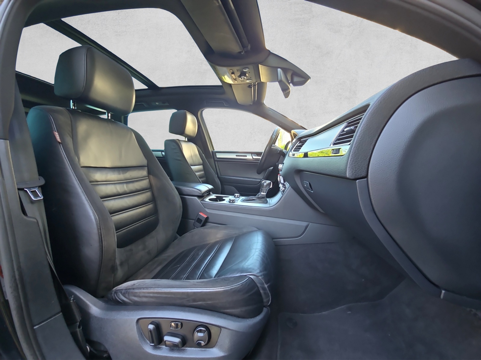 VW Touareg 3.0 TDI Terrain Tech R-Line (Mit Sperren!)-image-13