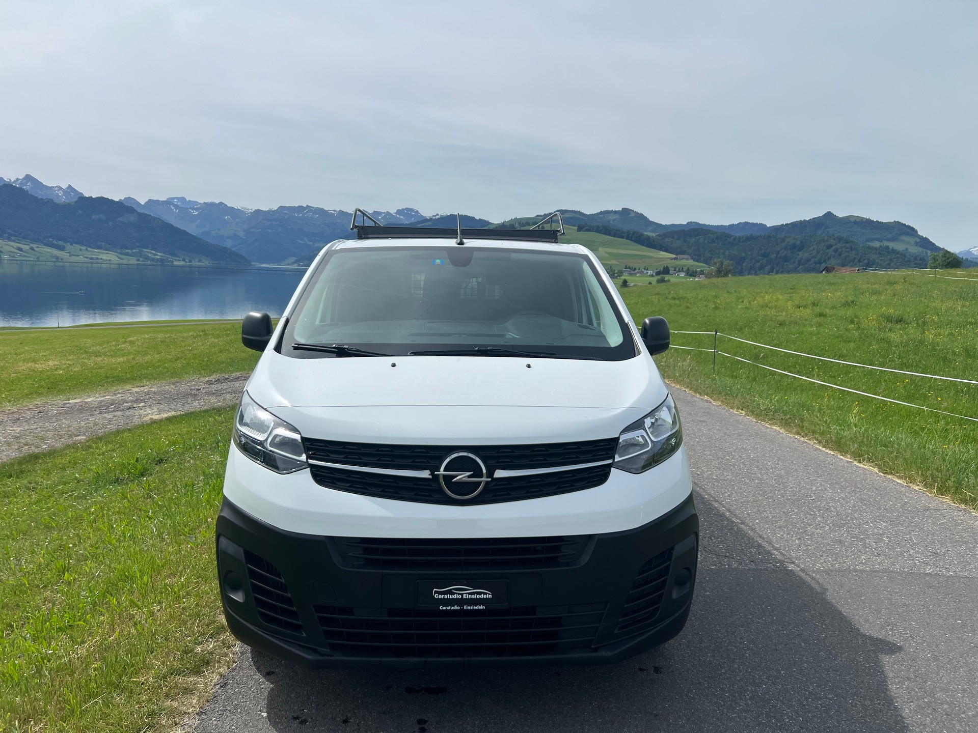 OPEL Vivaro Cargo 1.5 D Inkl. Innenausbau!-image-1