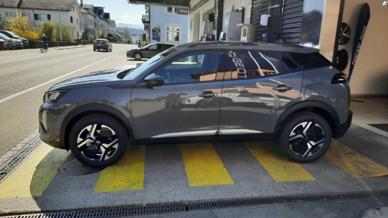 PEUGEOT 2008 1.2 Hybrid 145 GT-showroom-element-3