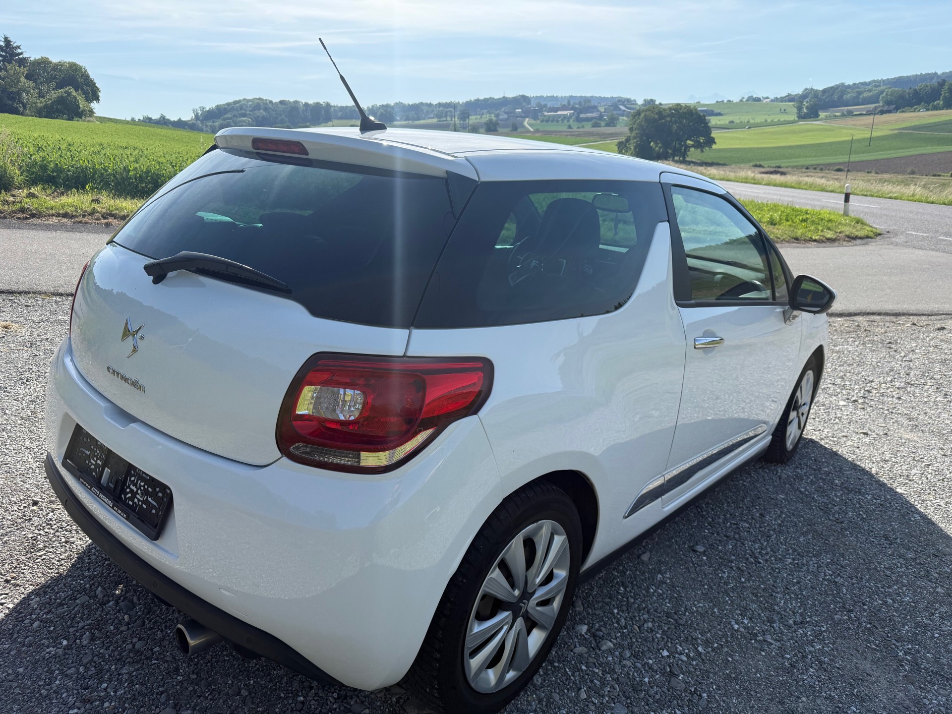 DS AUTOMOBILES DS3 1.4 VTi Chic EGS5-image-6