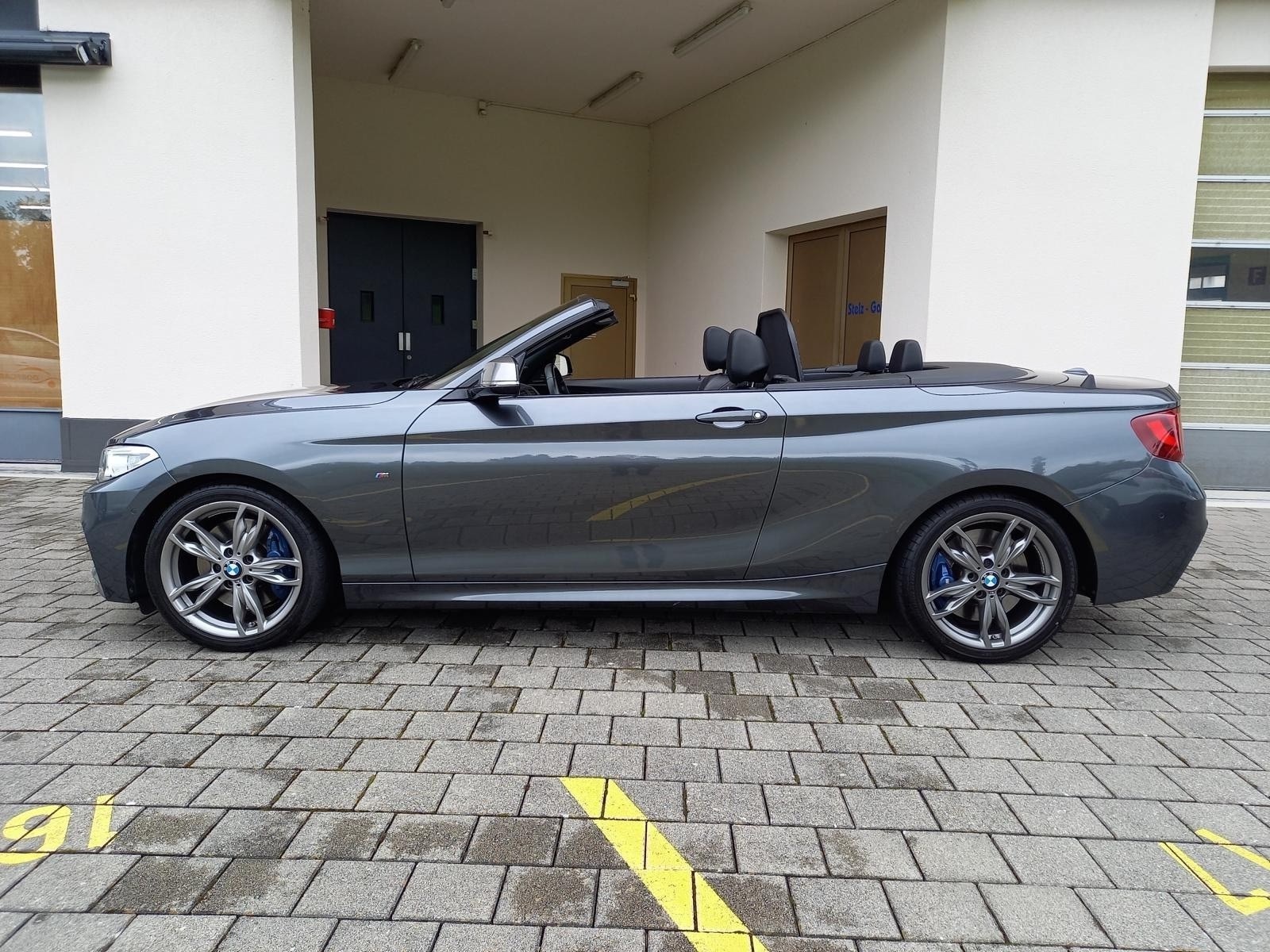 BMW M235i Steptronic-showroom-element-2
