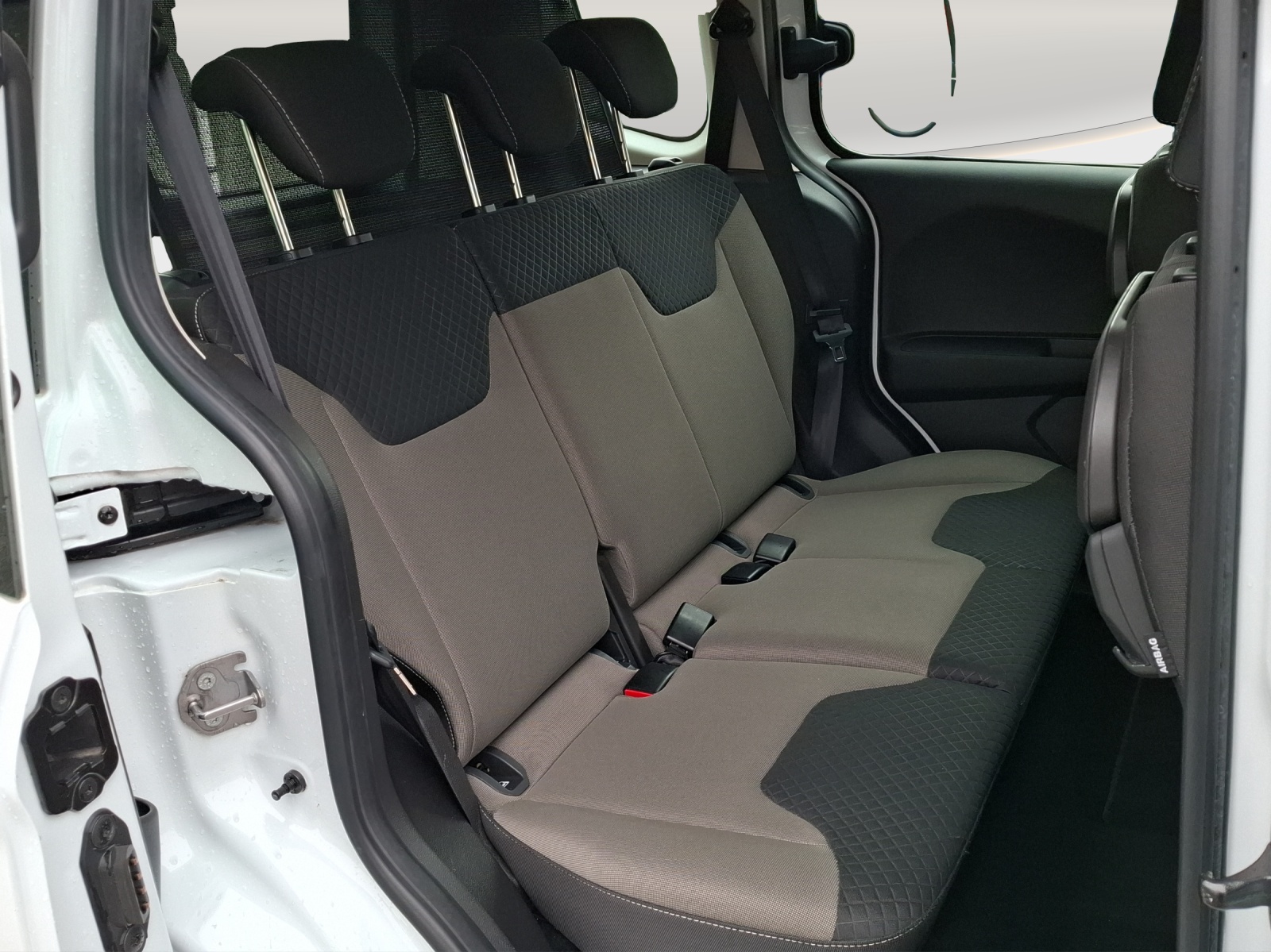 FORD Tourneo Courier 1.0 SCTi Trend // 8-fach bereift-image-10