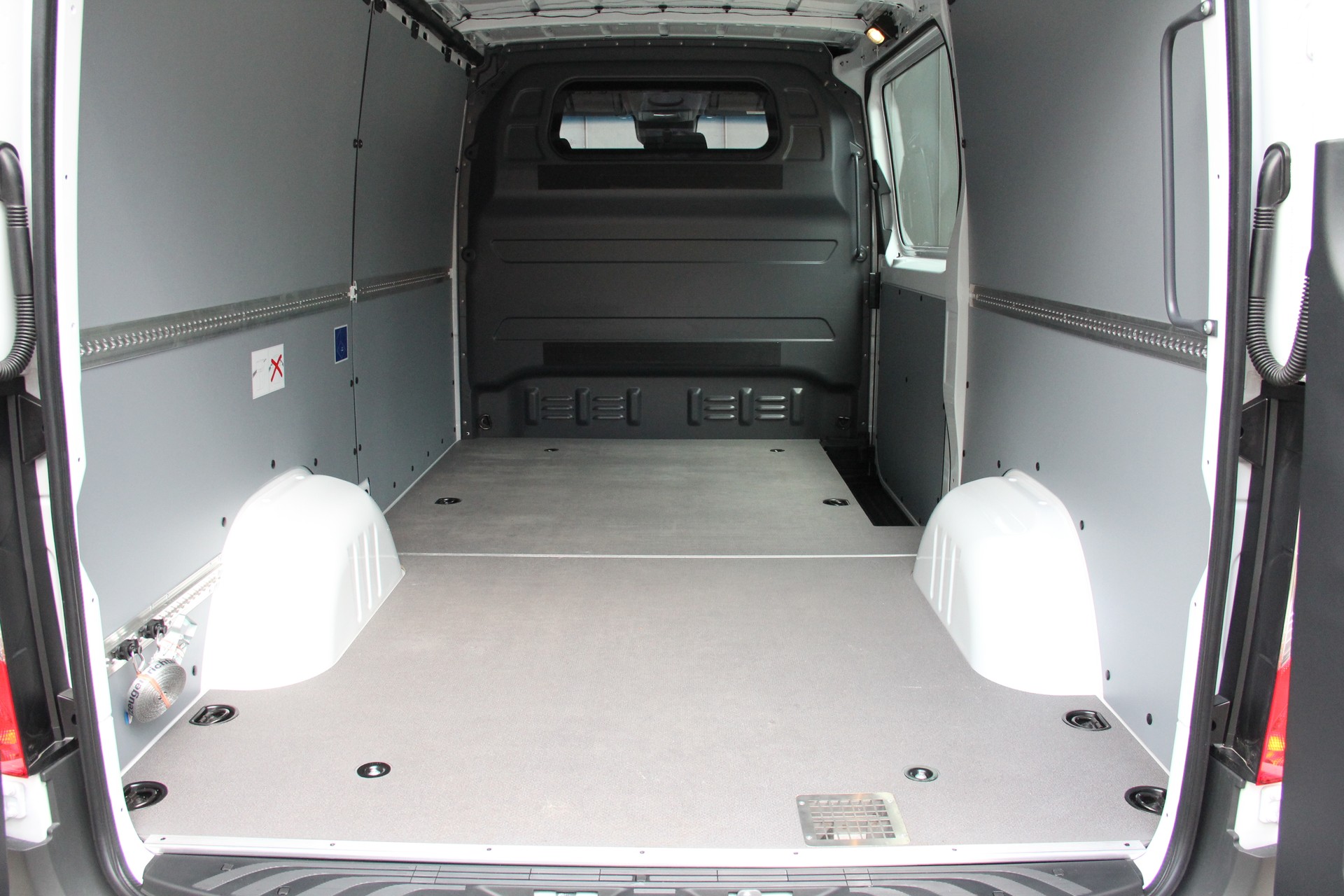 MERCEDES-BENZ Sprinter 315 CDI Standard 9G-TRONIC **ANHÄNGERKUPPLUNG** AUTOMAT *KAMERA* TEMPOMAT *SITZHEIZUNG.2x* NEUES-MODEL-image-2