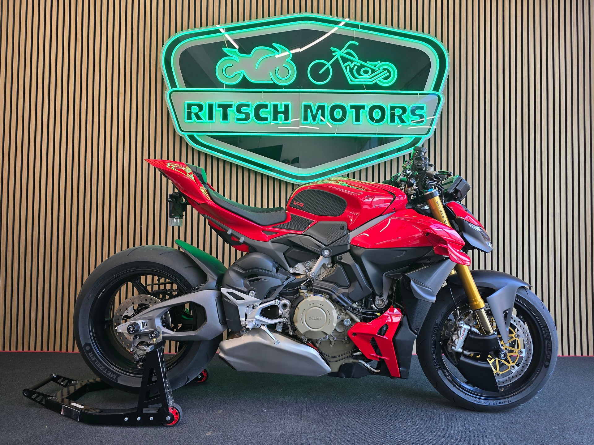DUCATI STREETFIGHTER V4 S-image-0