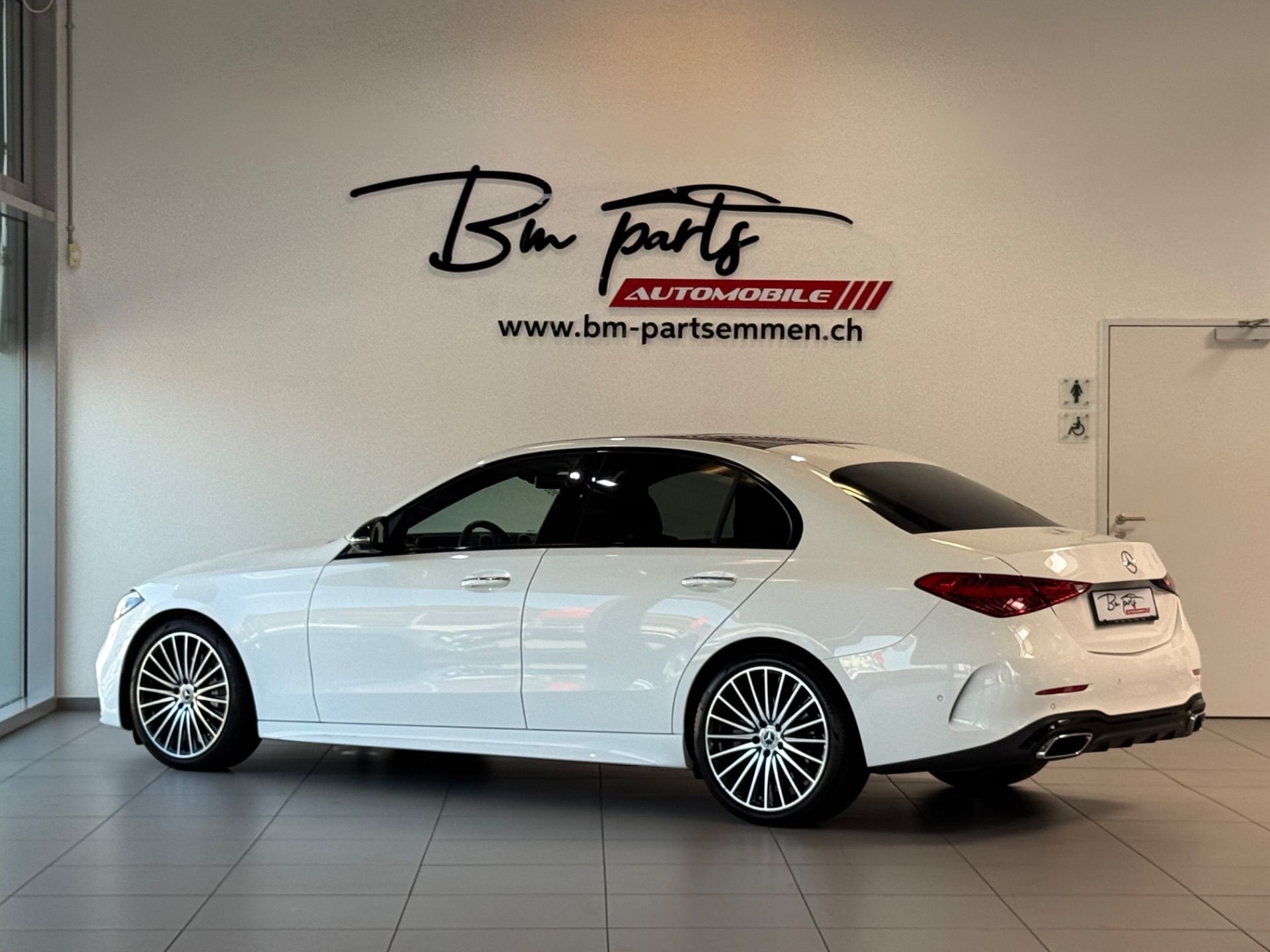 MERCEDES-BENZ C 300 d 4Matic AMG Line-showroom-element-3