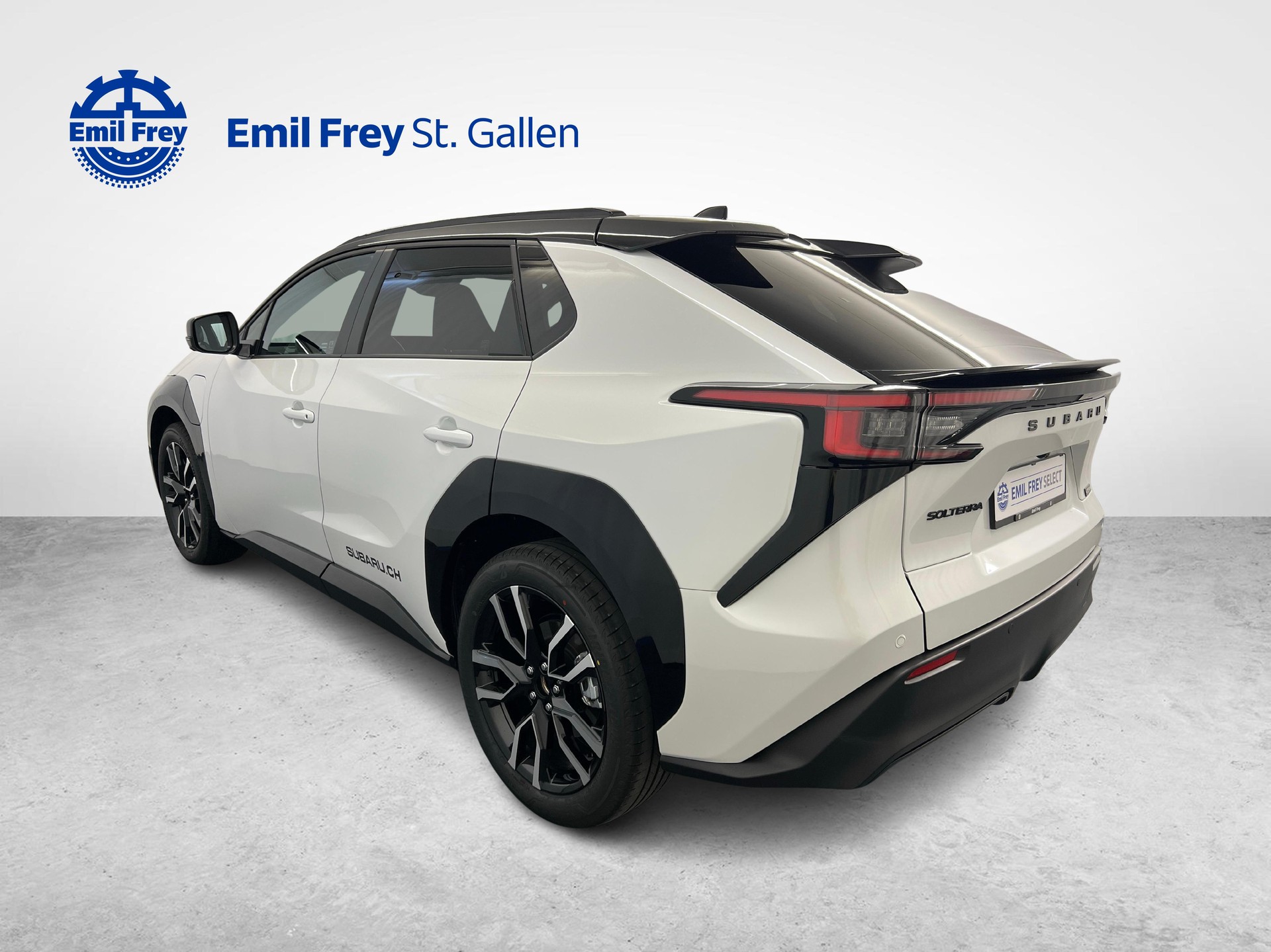 SUBARU Solterra eV Luxury AWD-showroom-element-2