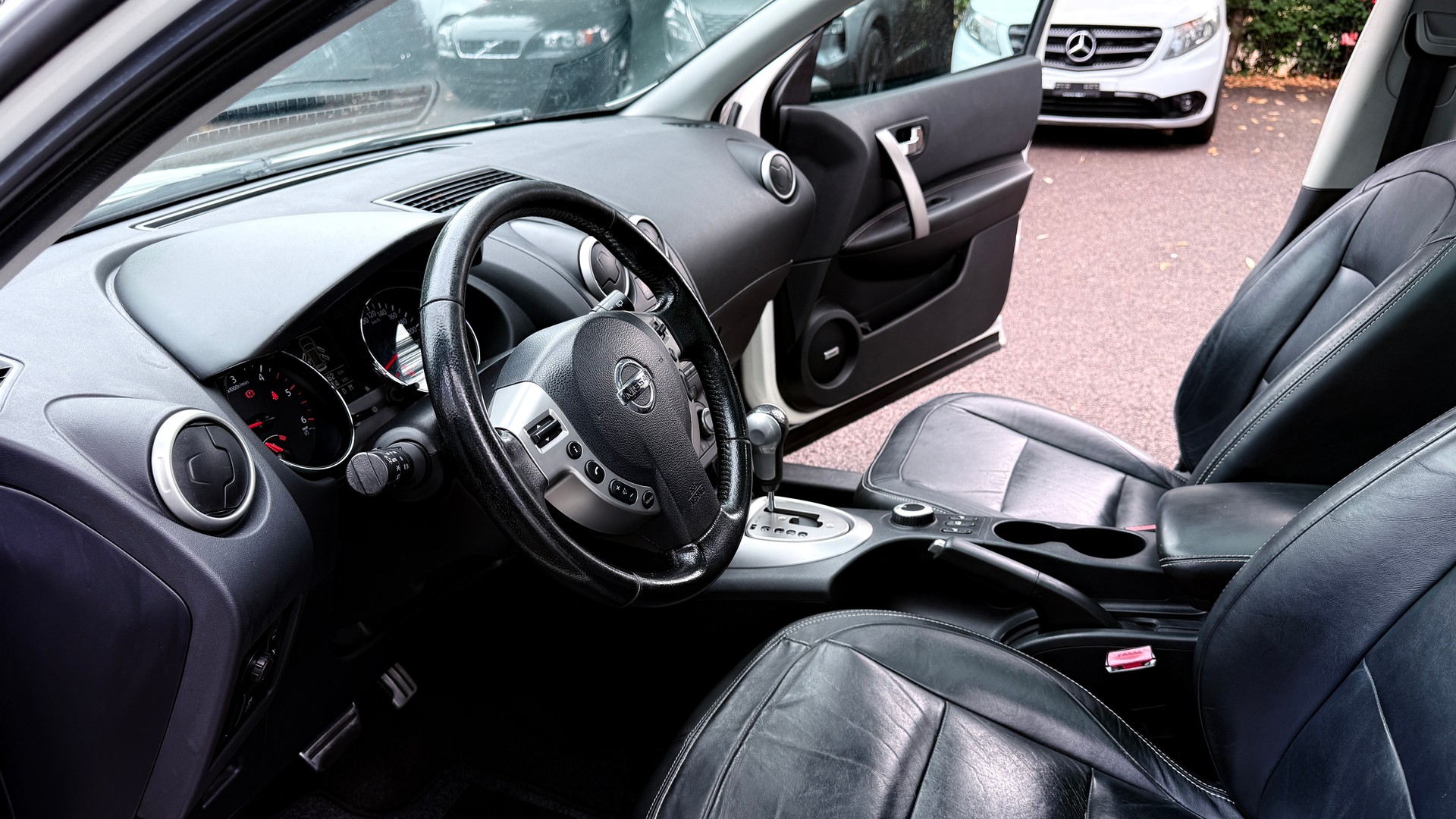 NISSAN Qashqai 2.0 dCi 4WD tekna Automatic-image-10