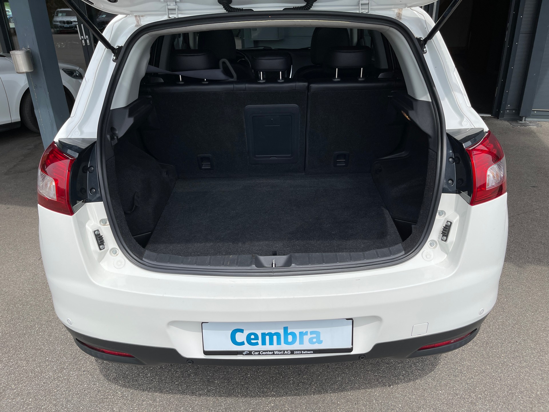 PEUGEOT 4008 1.6 HDi Allure 4WD-image-14