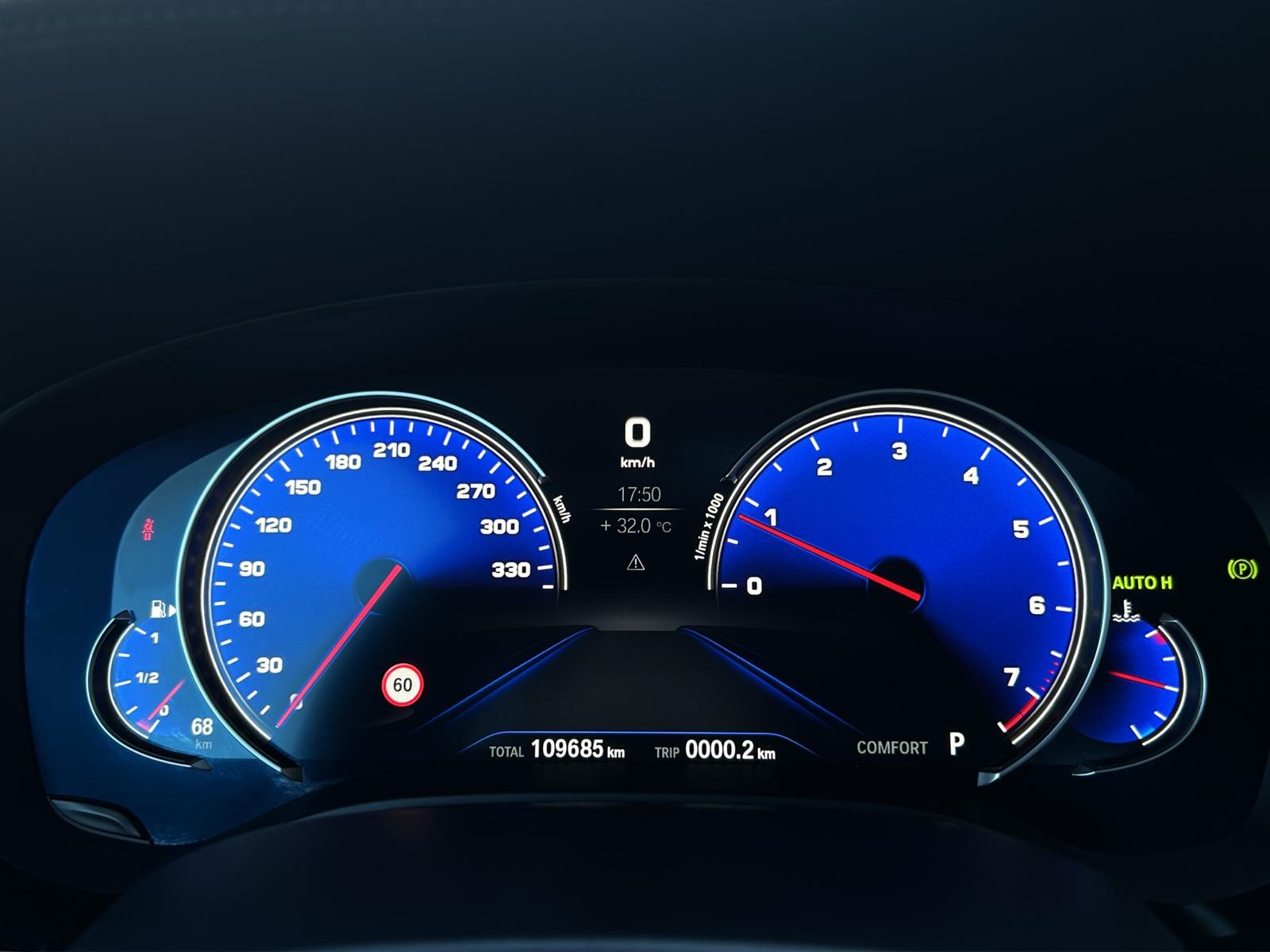 BMW M550i xDrive Steptronic-image-20