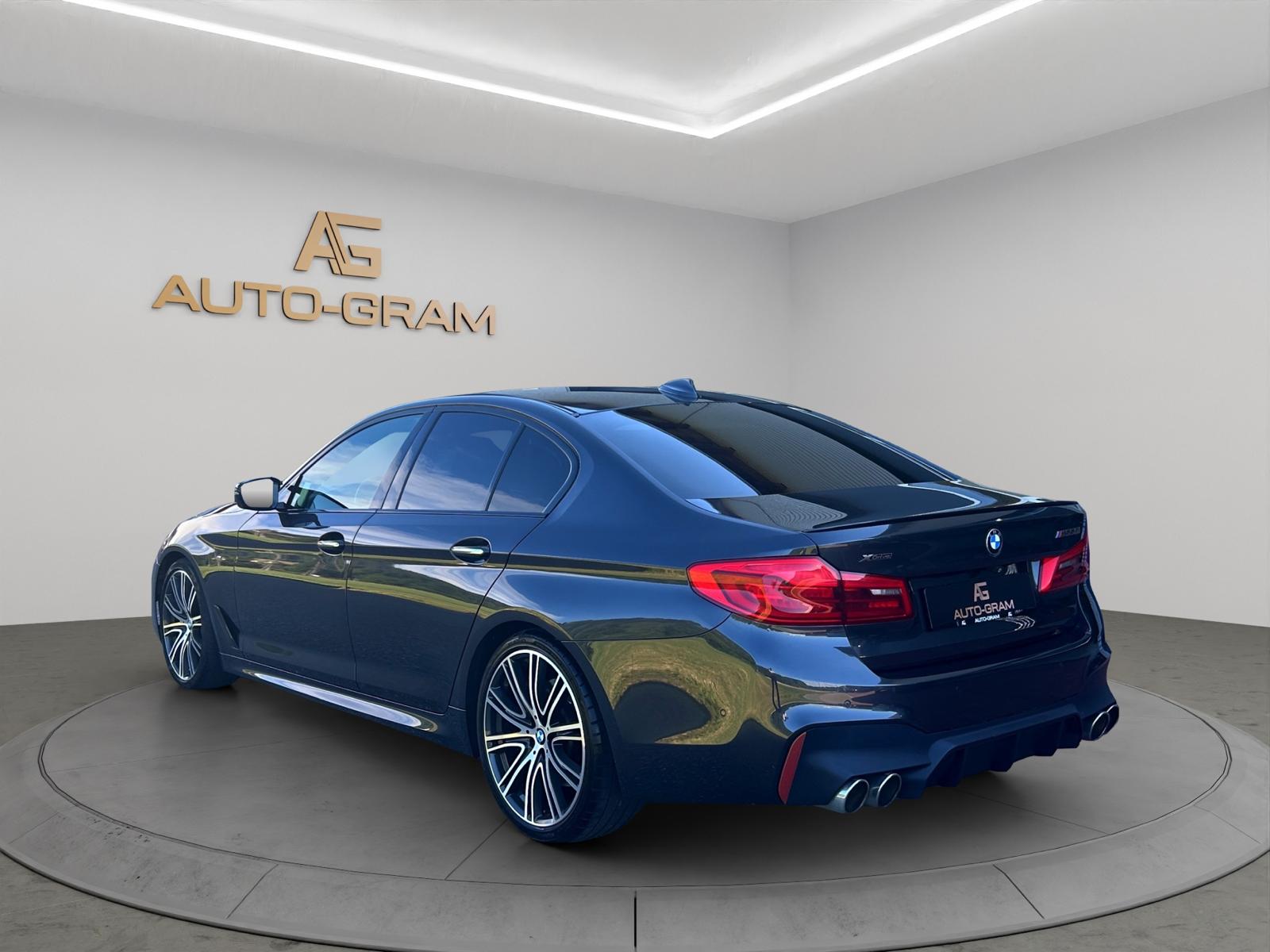 BMW M550i xDrive Steptronic-showroom-element-2