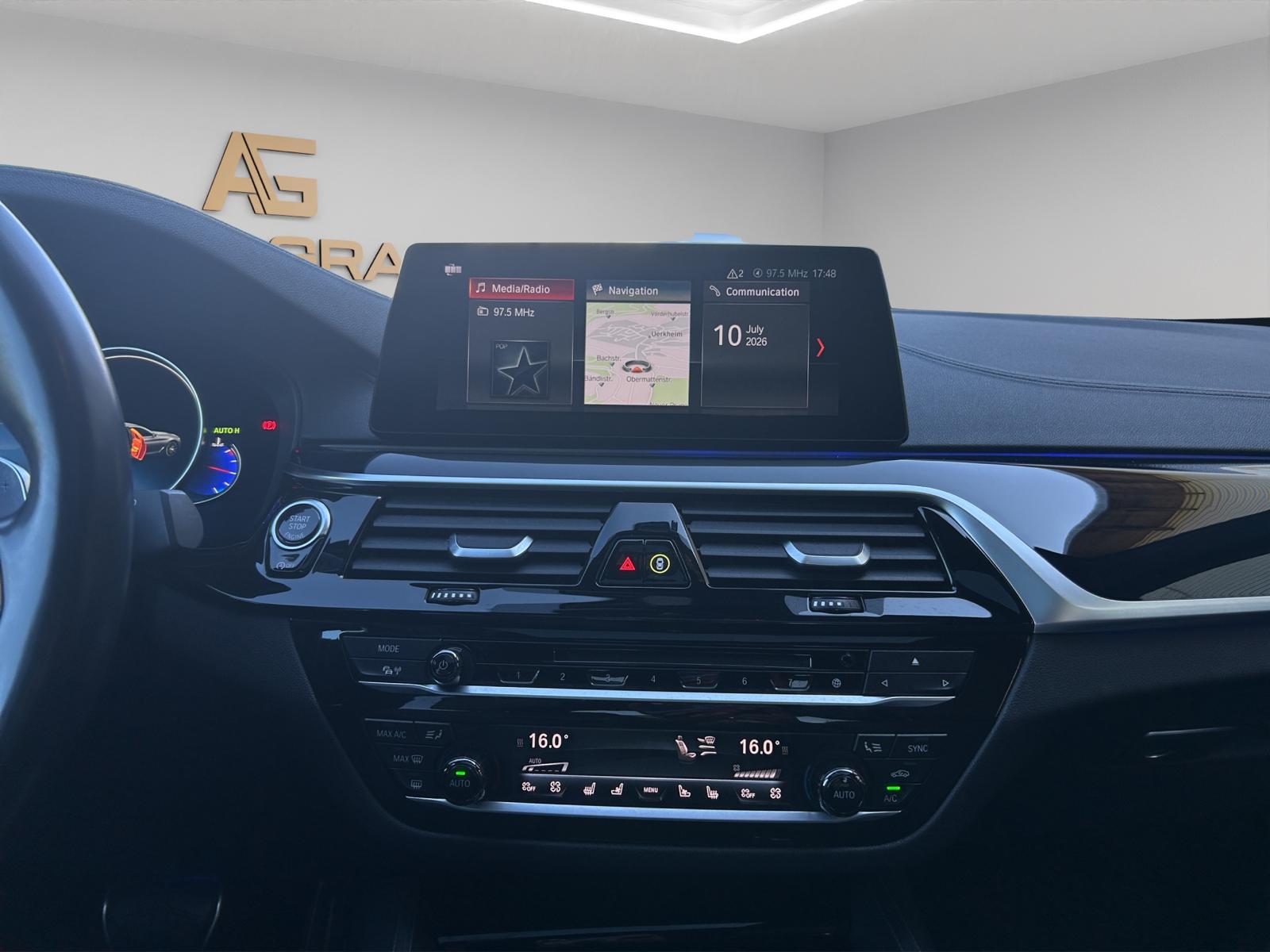 BMW M550i xDrive Steptronic-image-18