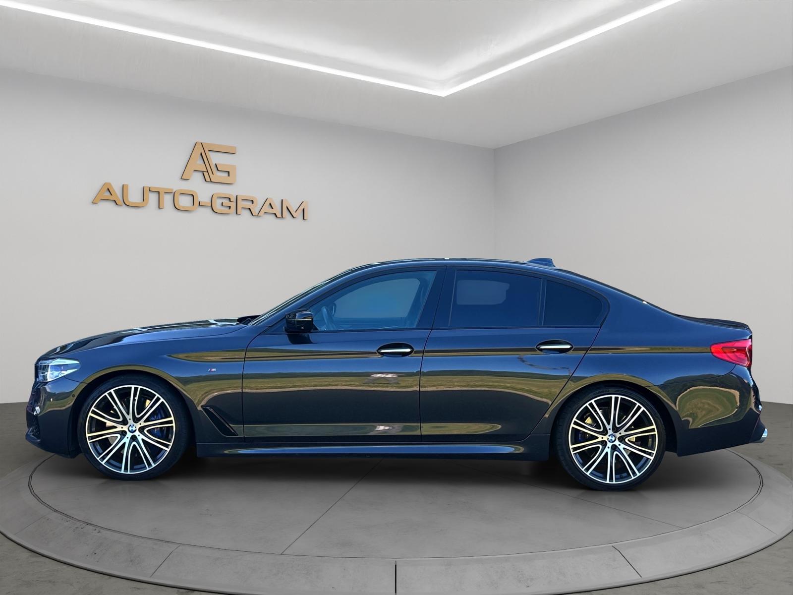 BMW M550i xDrive Steptronic-showroom-element-3
