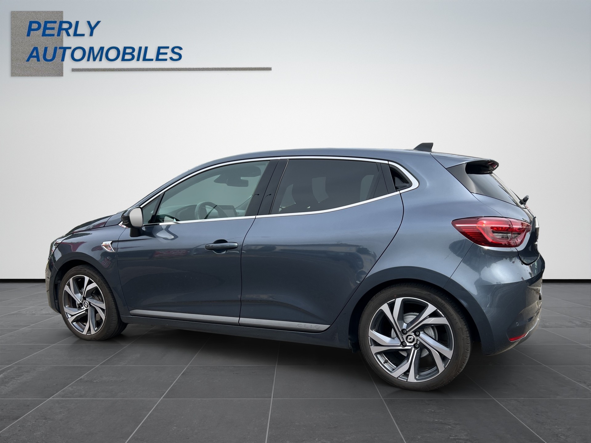 RENAULT Clio 1.6 E-Tech R.S. Line-showroom-element-3
