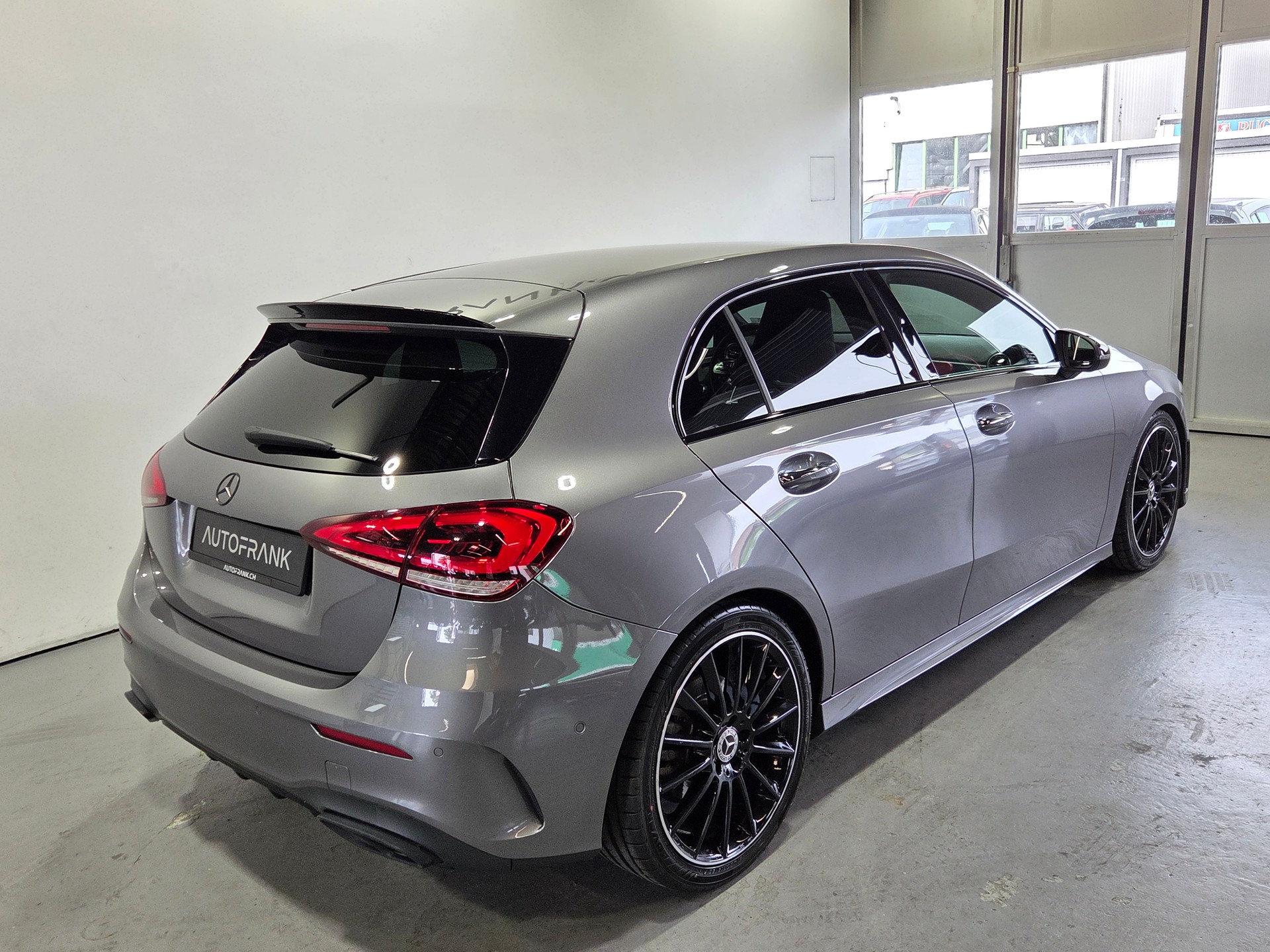 MERCEDES-BENZ A 200 AMG Line-image-19