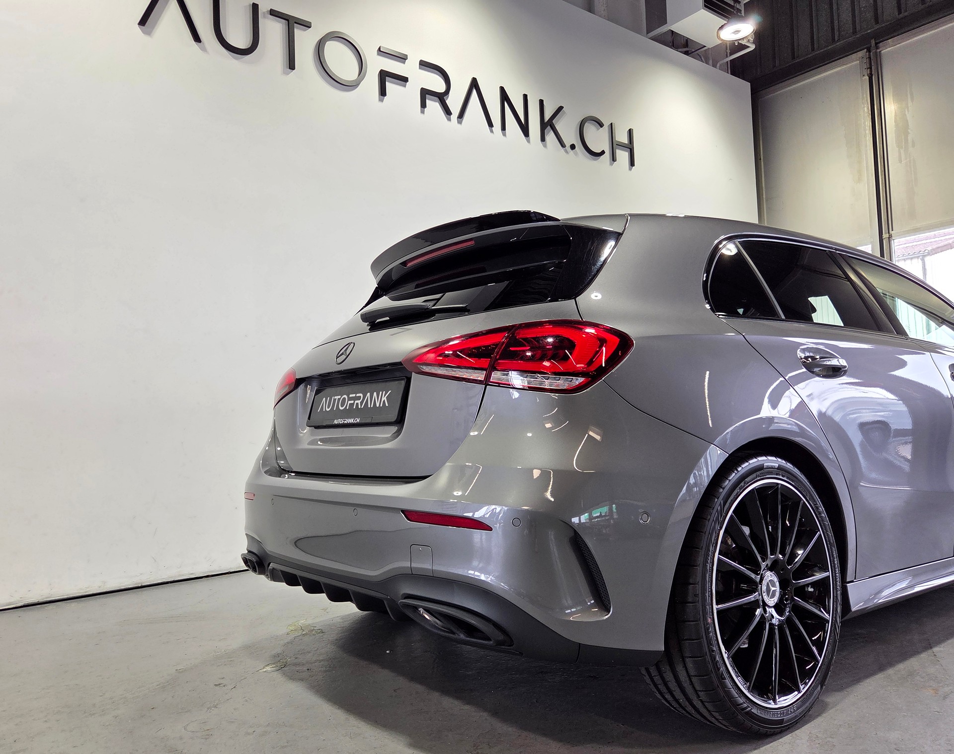 MERCEDES-BENZ A 200 AMG Line-image-8