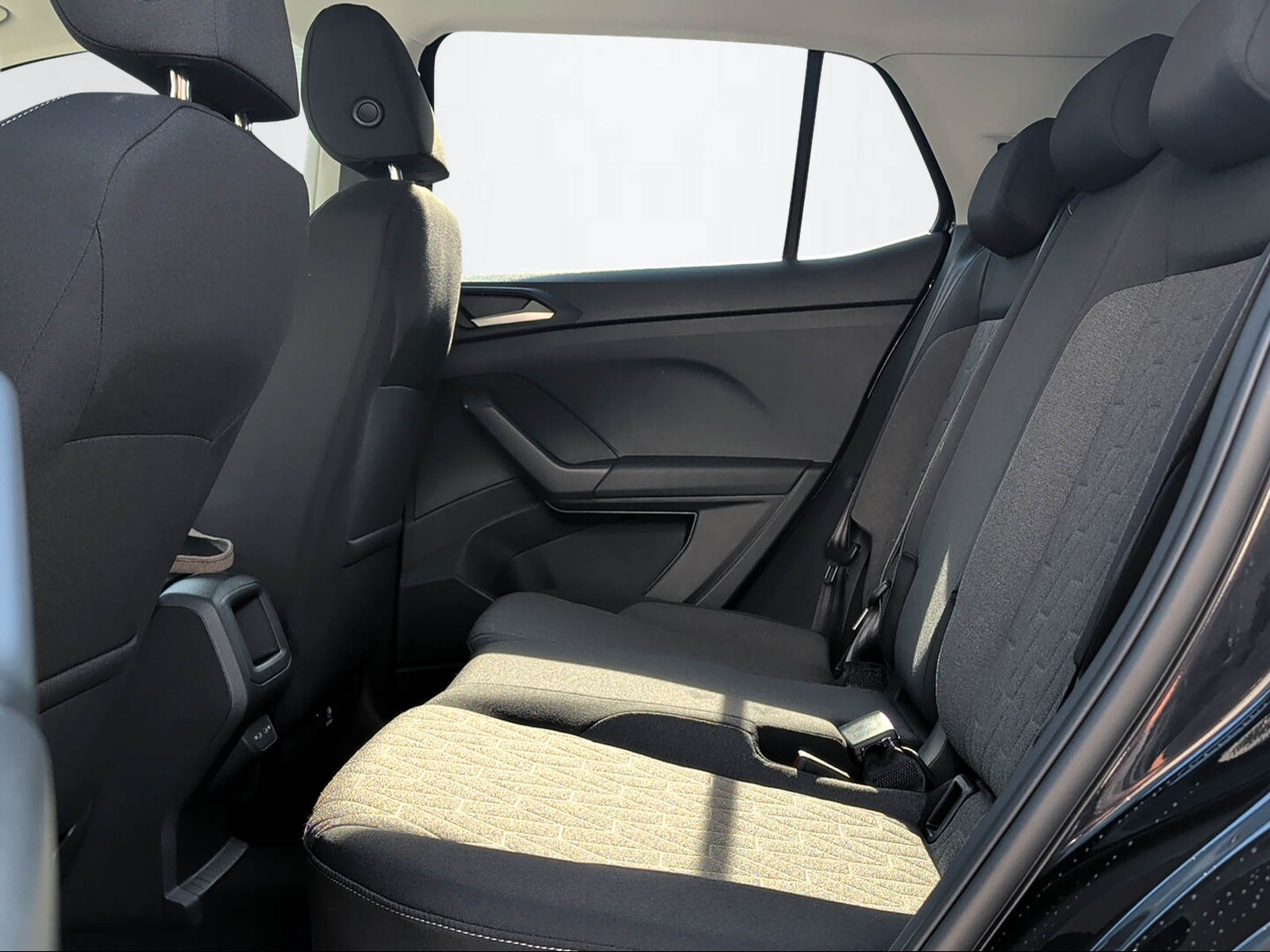 VW T-Cross LI 1.5 TSI 150PS 1500ccm 150PS/110kW 4 Zylinder TSI Benzin-image-8