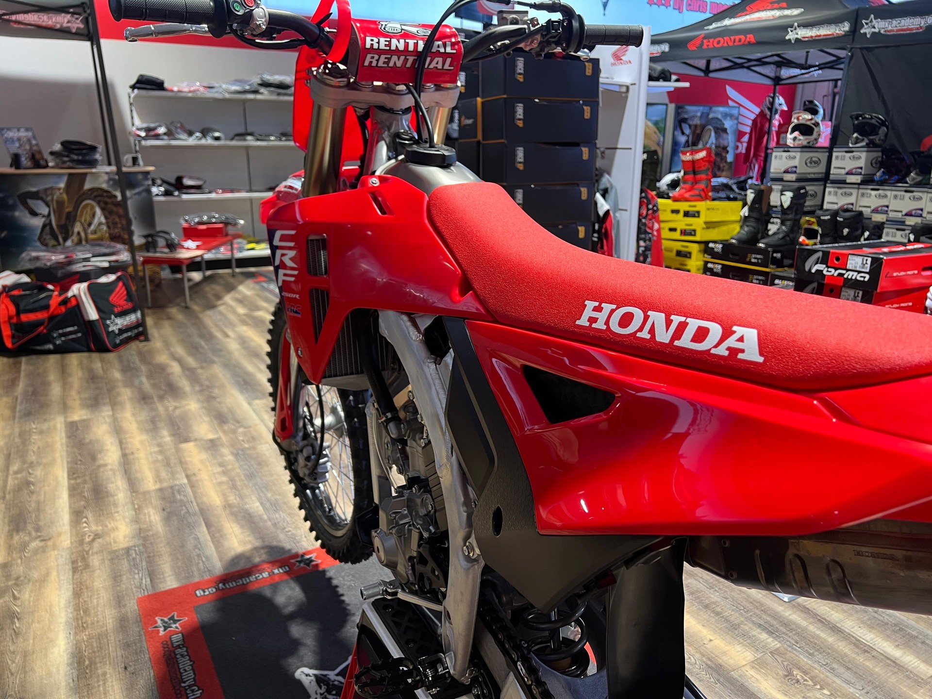 HONDA ** CRF250R ** Neufahrzeug 2026-image-3