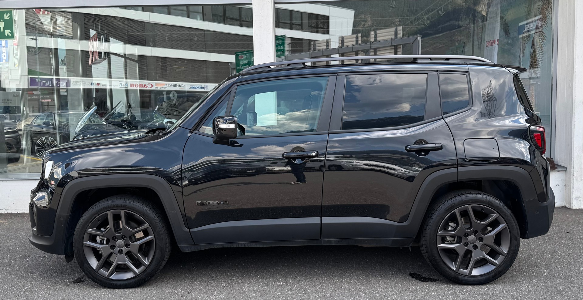 JEEP Renegade 1.3 T PHEV S AWD-showroom-element-2