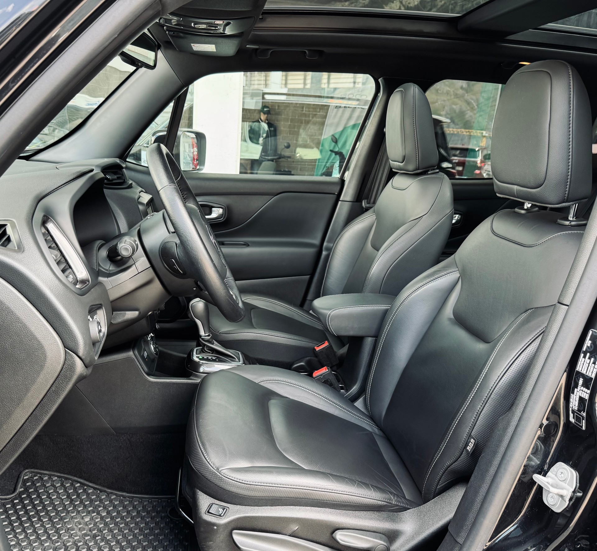 JEEP Renegade 1.3 T PHEV S AWD-image-7