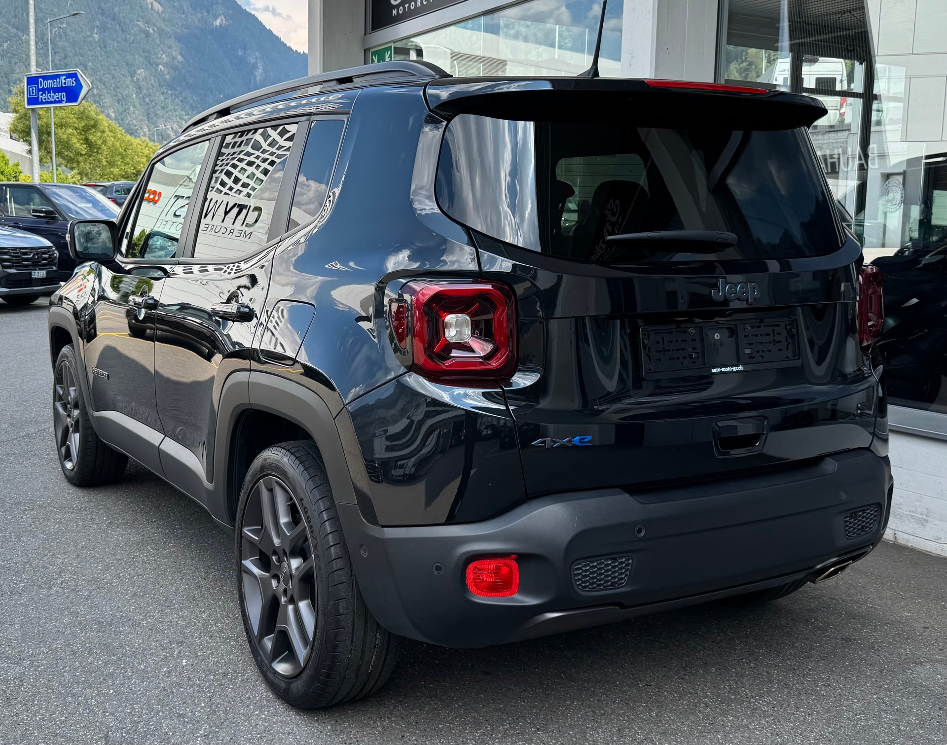 JEEP Renegade 1.3 T PHEV S AWD-showroom-element-3