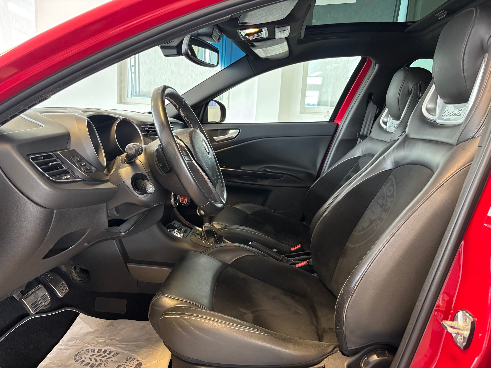 ALFA ROMEO Giulietta 1750 TBi Quadrifoglio Verde TCT-image-5