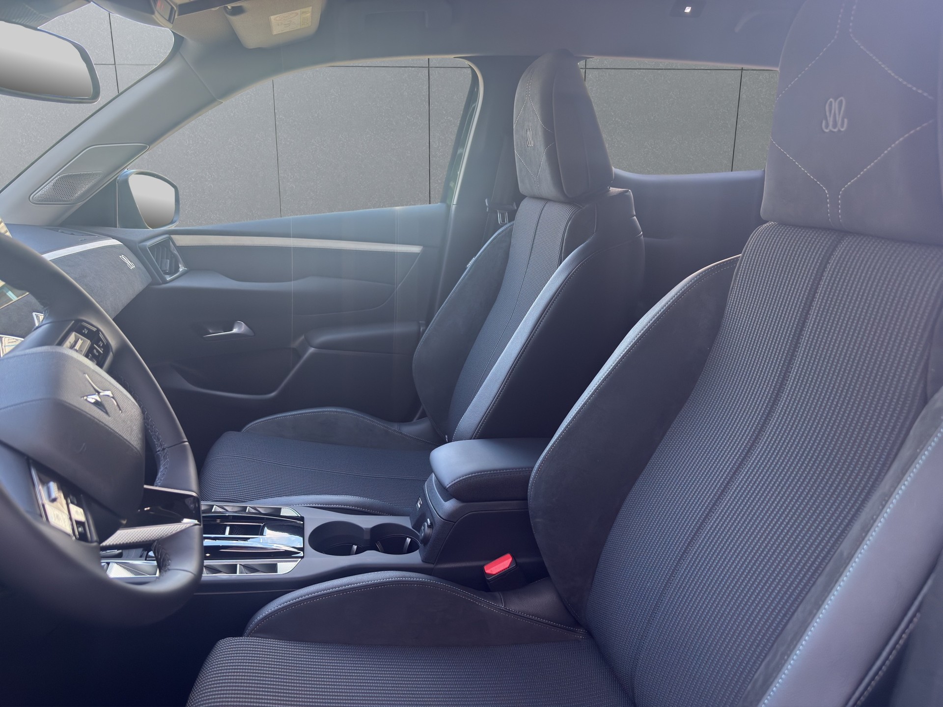 DS AUTOMOBILES 3 Crossback 1.2 Hybrid Maison Sarah Lavoine-image-8