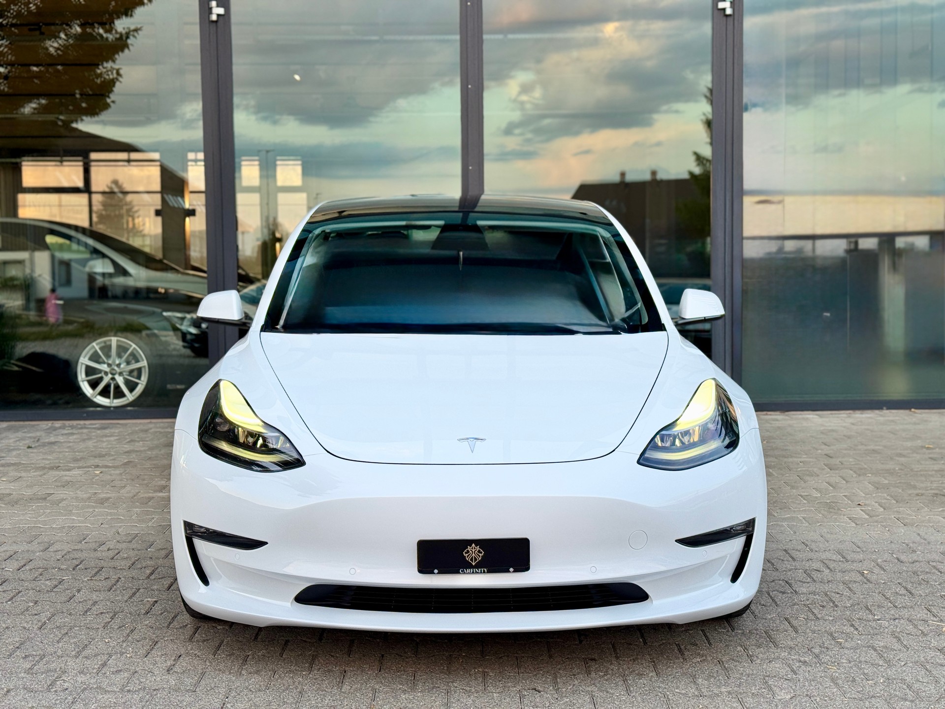 TESLA Model 3 Long Range Dual Motor AWD / AMD Ryzen *RESERVIERT*-showroom-element-1