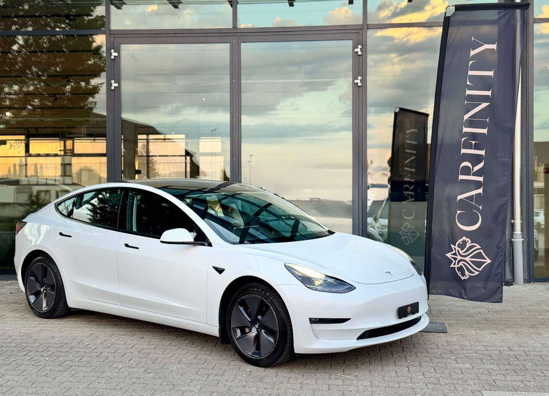 TESLA Model 3 Long Range Dual Motor AWD / AMD Ryzen *RESERVIERT*