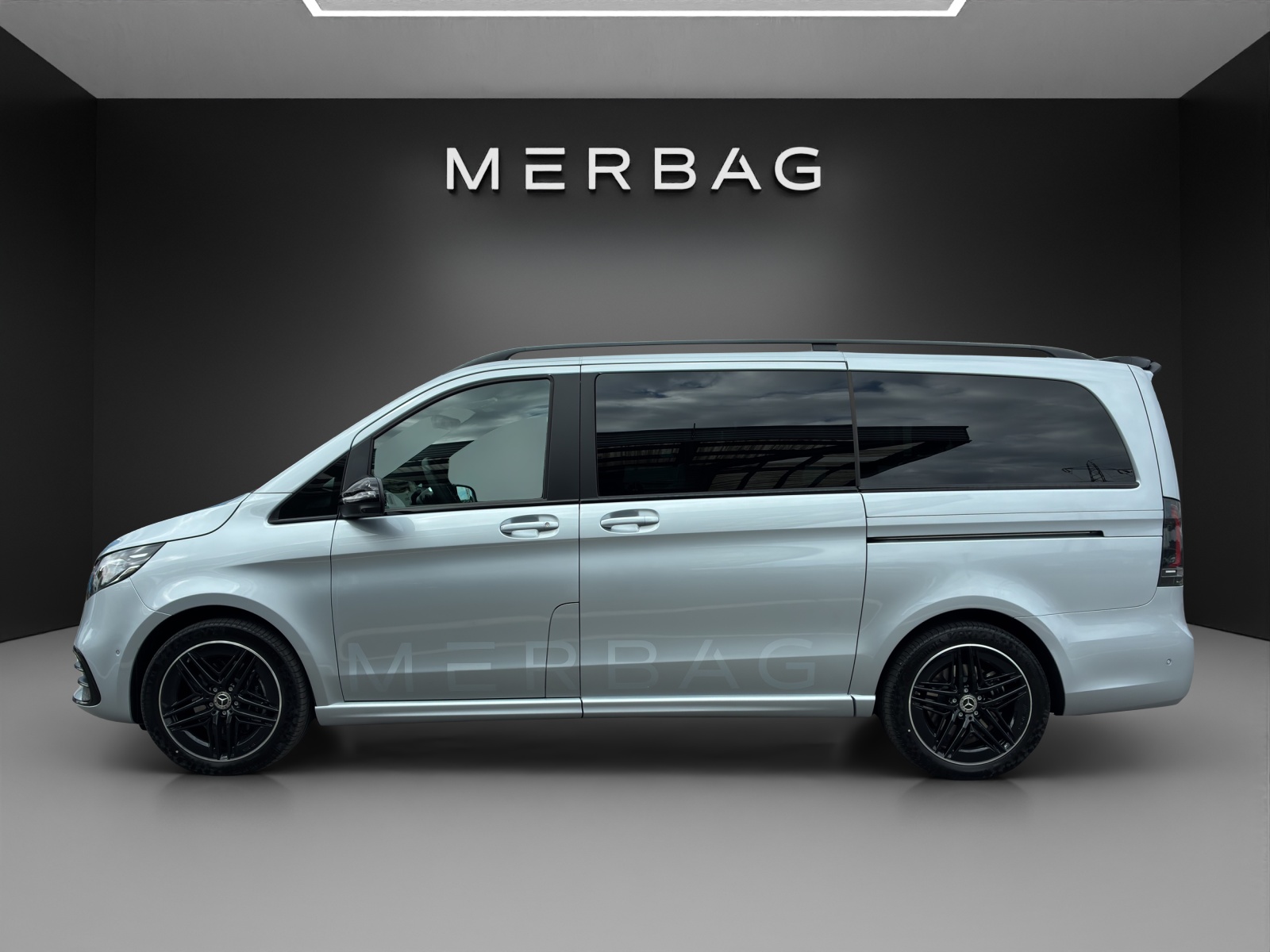 MERCEDES-BENZ V 300 d lang 4Matic Swiss Edition 9G-Tronic-image-2