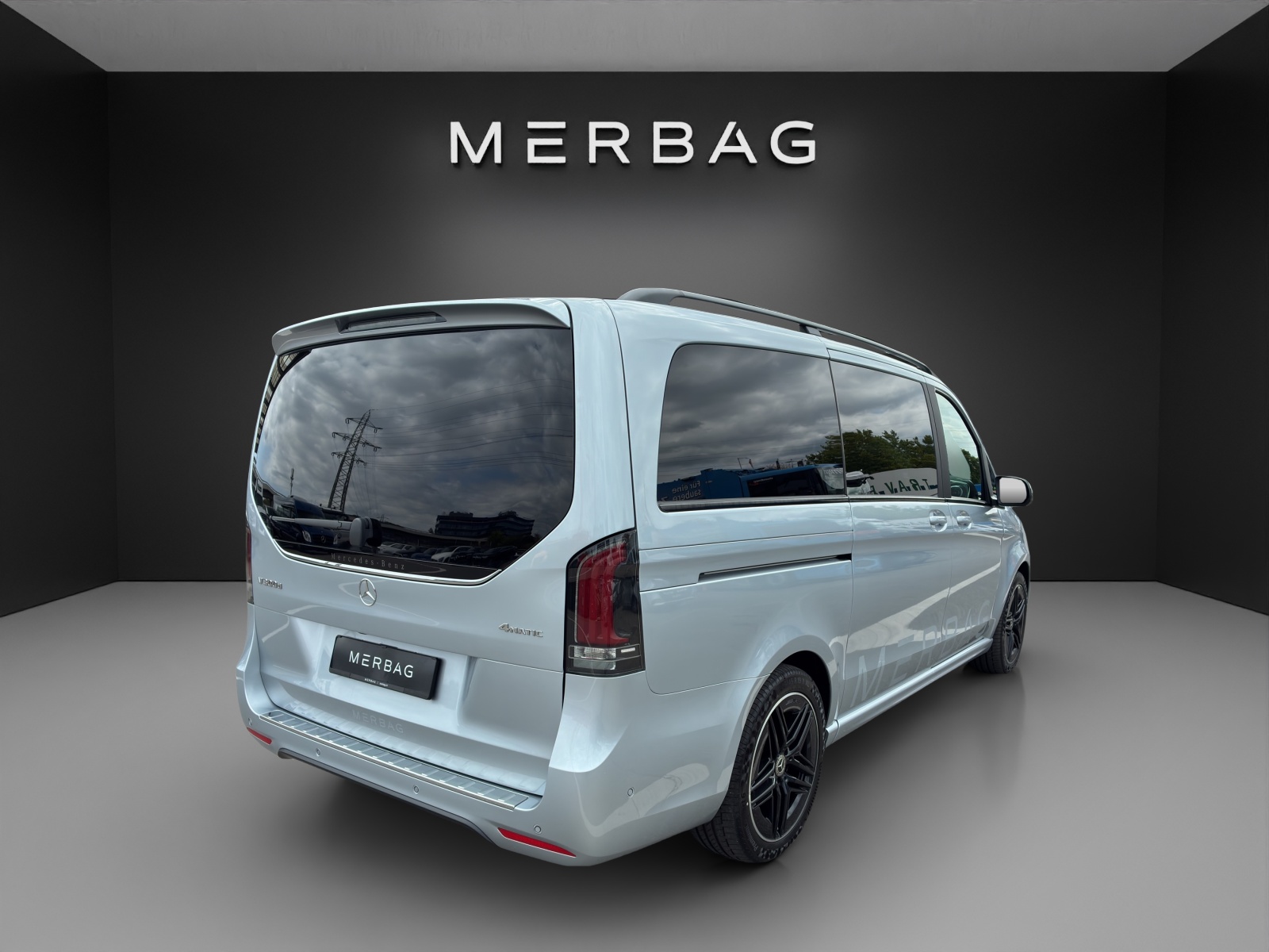 MERCEDES-BENZ V 300 d lang 4Matic Swiss Edition 9G-Tronic-image-5
