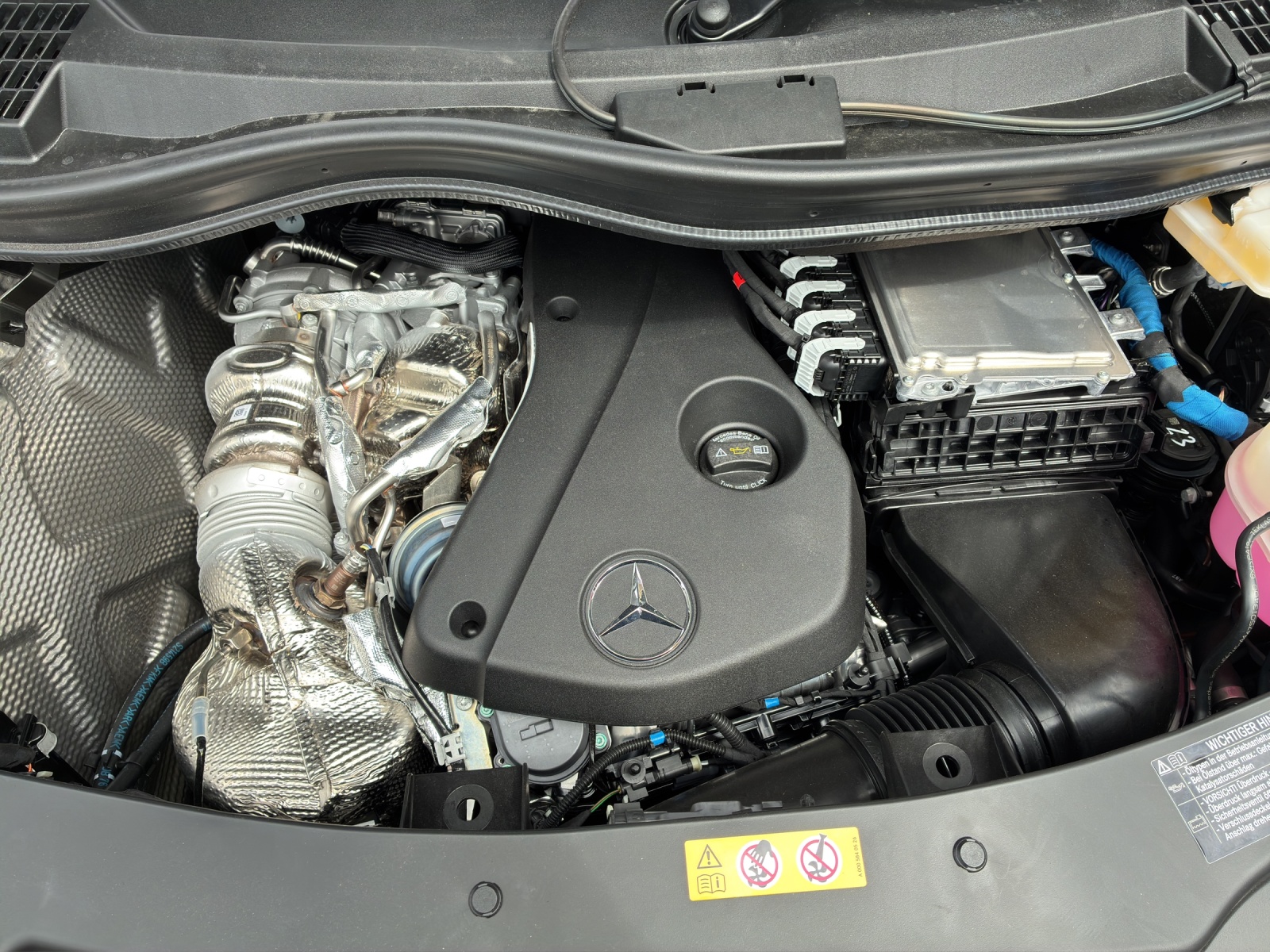 MERCEDES-BENZ V 300 d lang 4Matic Swiss Edition 9G-Tronic-image-11