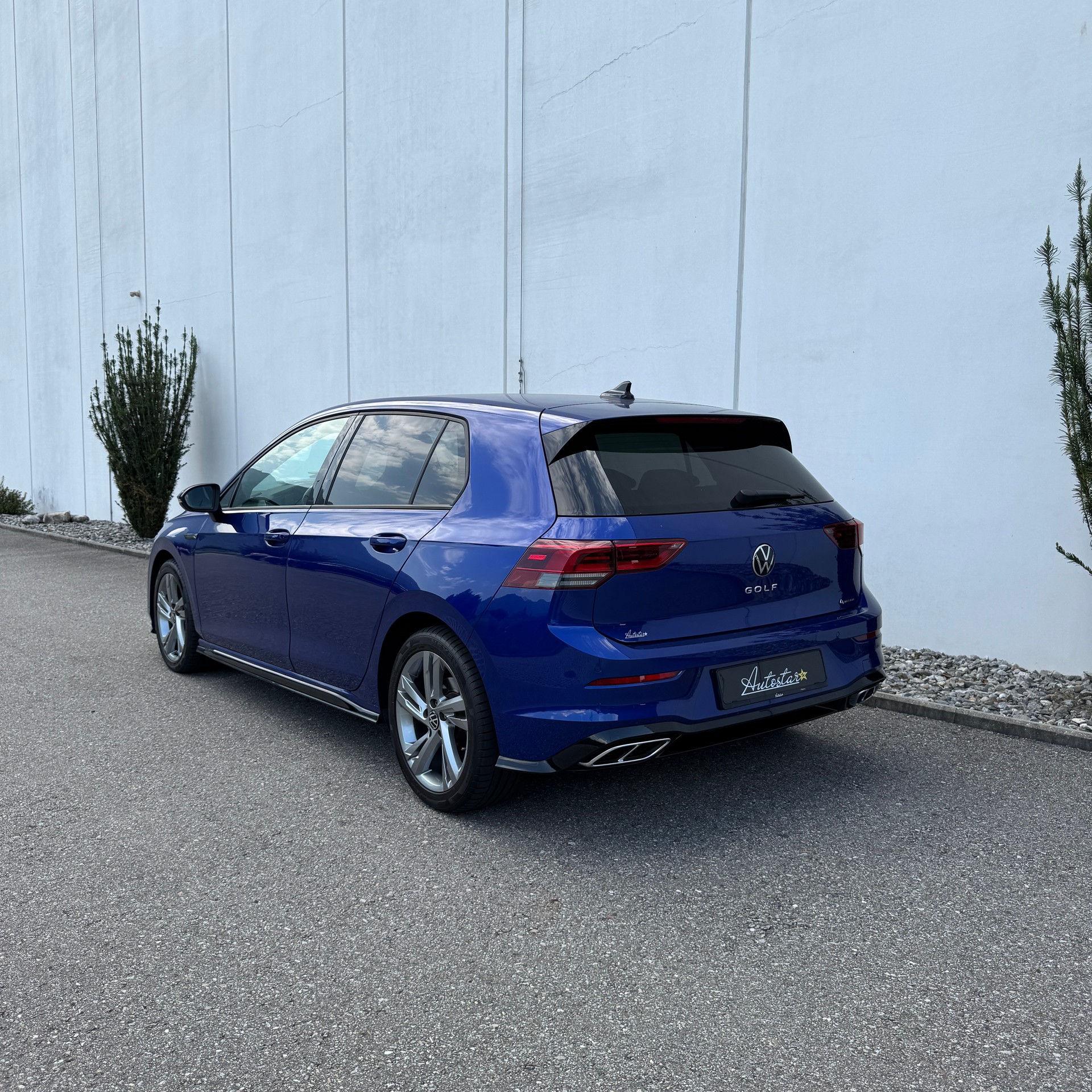 VW Golf 2.0 TSI R-Line DSG 4 Motion-image-2