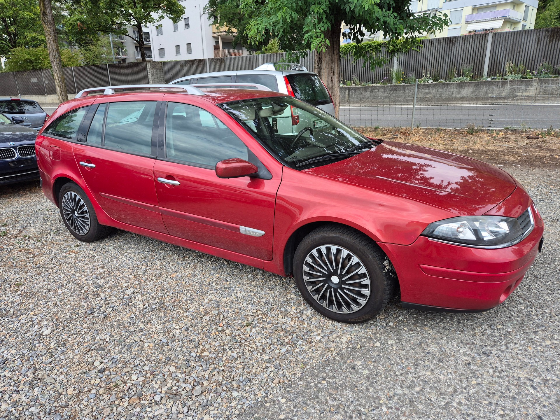 RENAULT Laguna Grandtour 2.2 dCi Dynamique-image-3