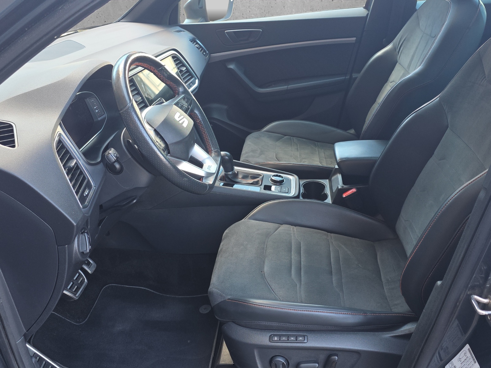 SEAT Ateca 2.0 TSI Hola FR 4Drive DSG-image-10